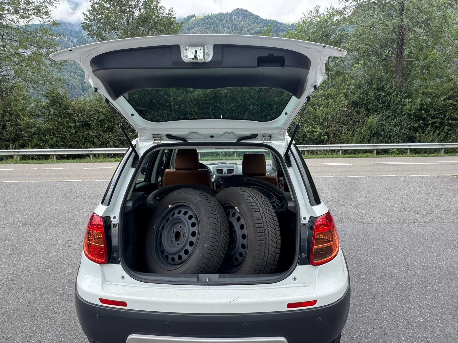 FIAT Sedici 2.0JTD 4WD Luxury-image-11