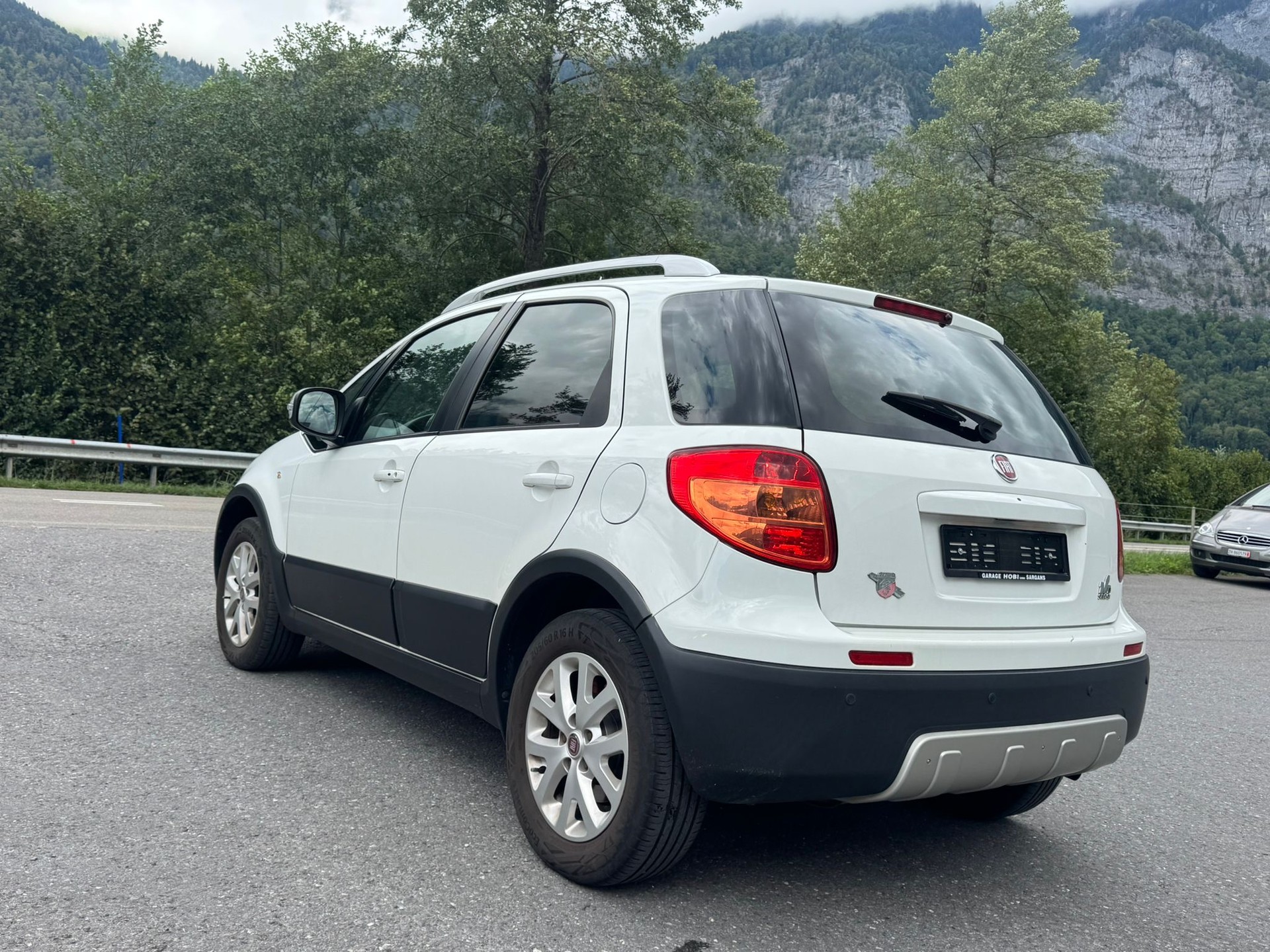 FIAT Sedici 2.0JTD 4WD Luxury-image-3