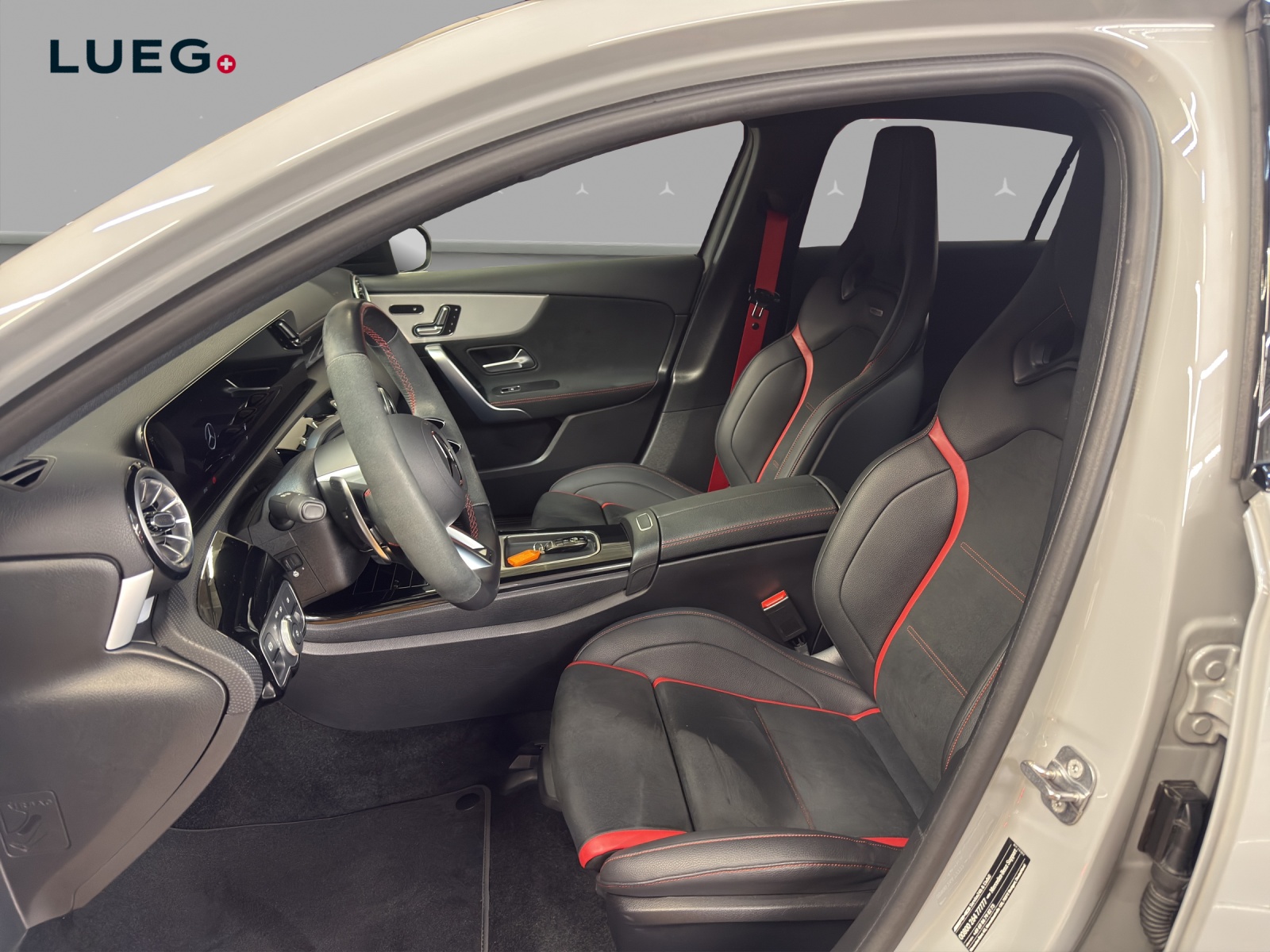 MERCEDES-BENZ A 35 4M - AMG / 360 Grad Kamera / Multibeam LED / Performance Sitze-showroom-element-3