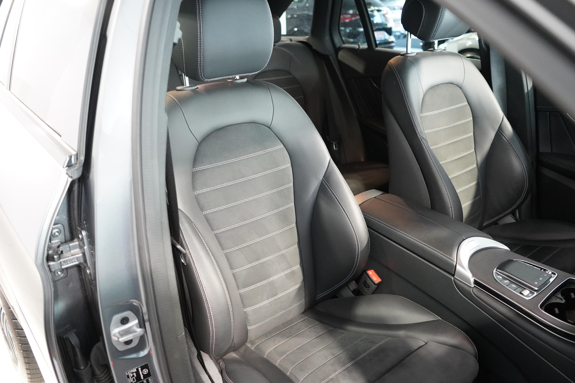 MERCEDES-BENZ GLC-Klasse X253 GLC 300 e AMG Line 4m-image-6
