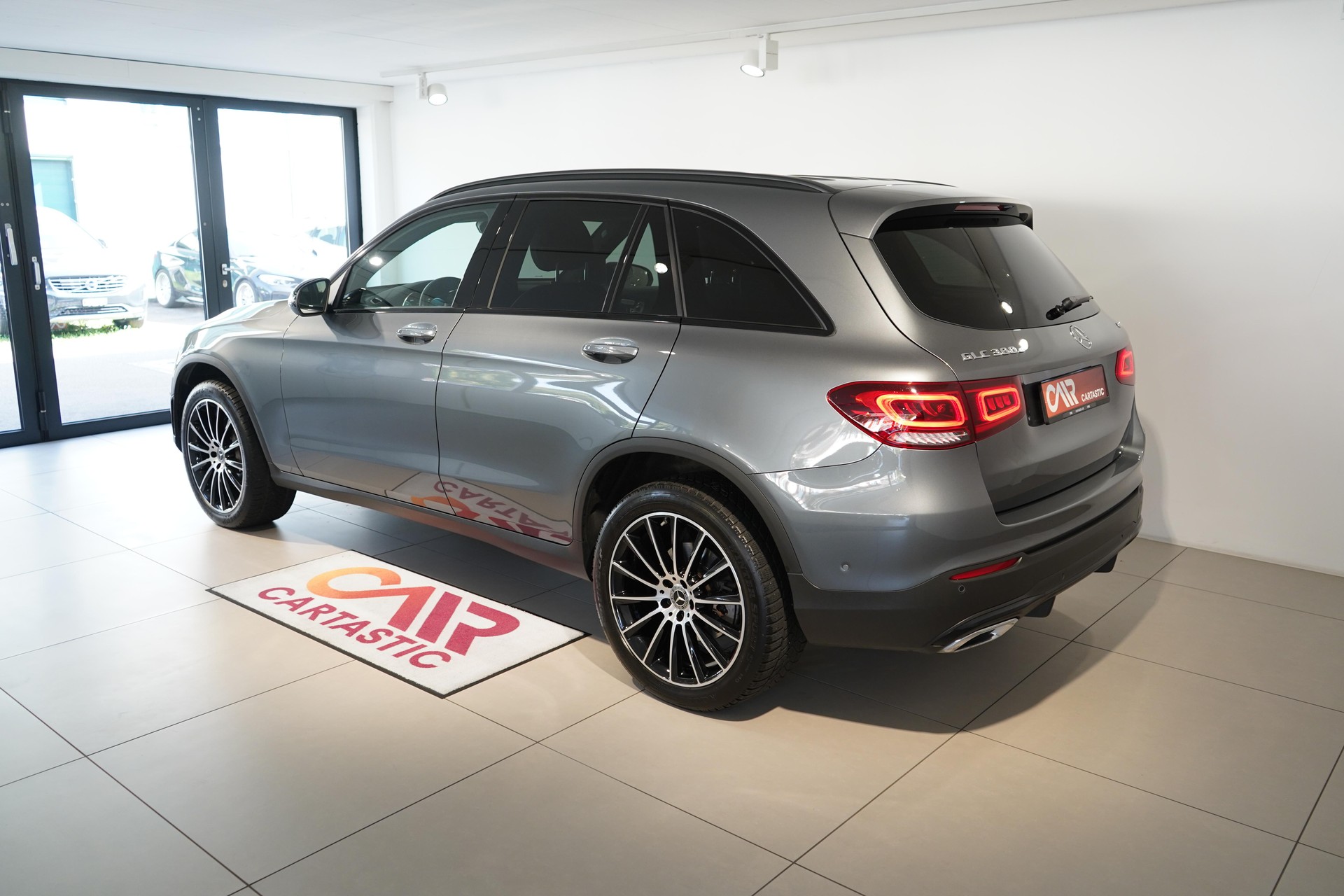 MERCEDES-BENZ GLC-Klasse X253 GLC 300 e AMG Line 4m-showroom-element-2