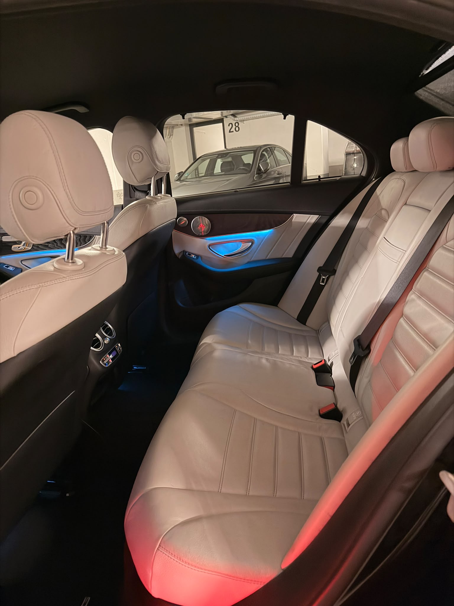 MERCEDES-BENZ C 300 AMG Line-image-4