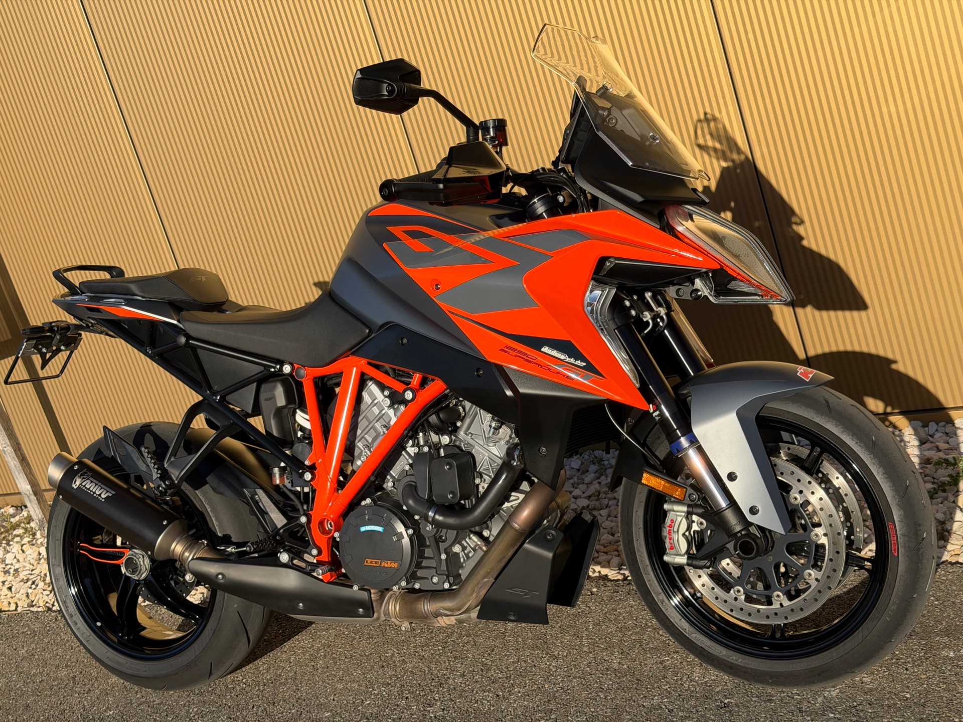 KTM 1290 Super Duke GT-image-2