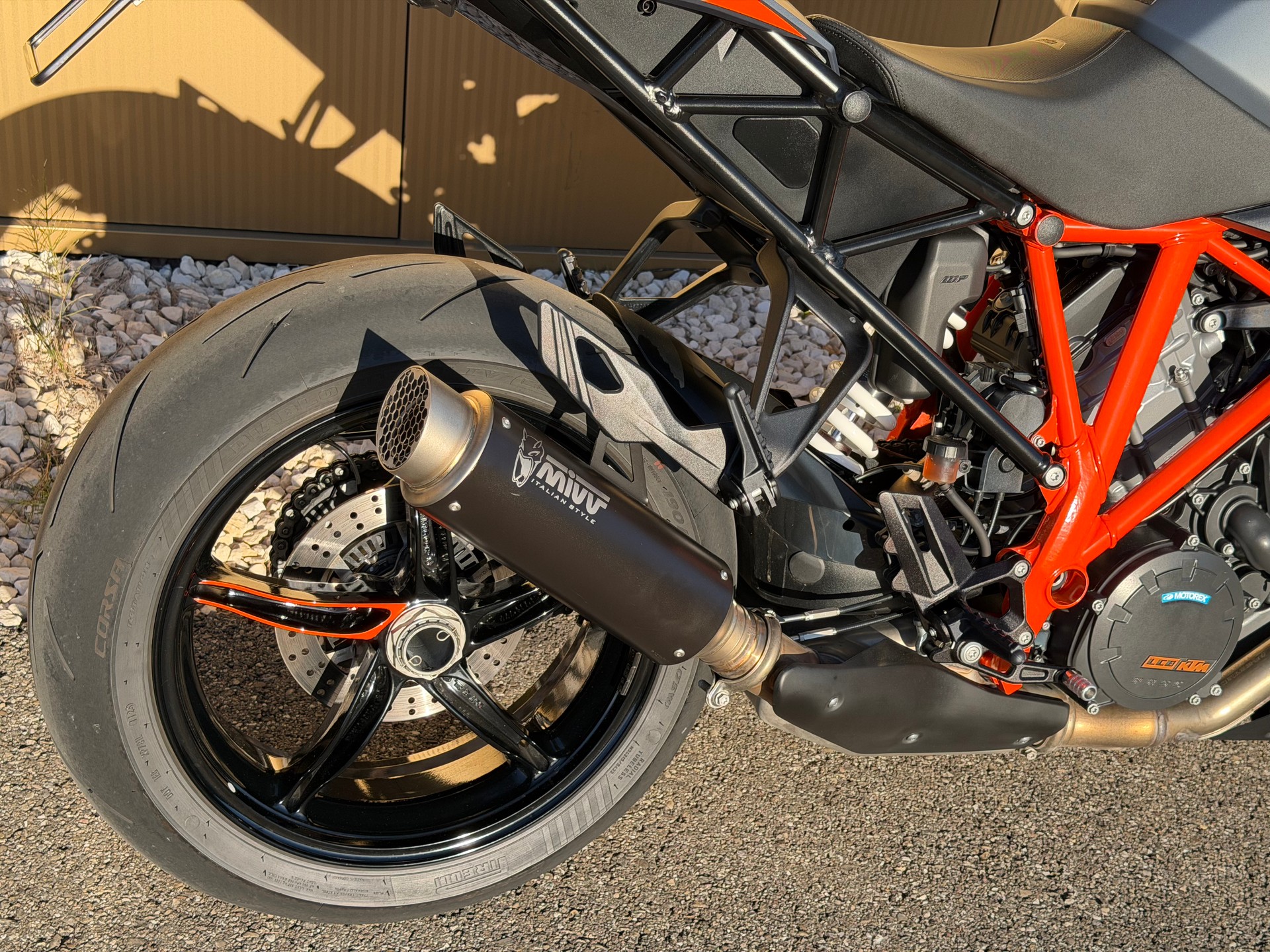 KTM 1290 Super Duke GT-image-6
