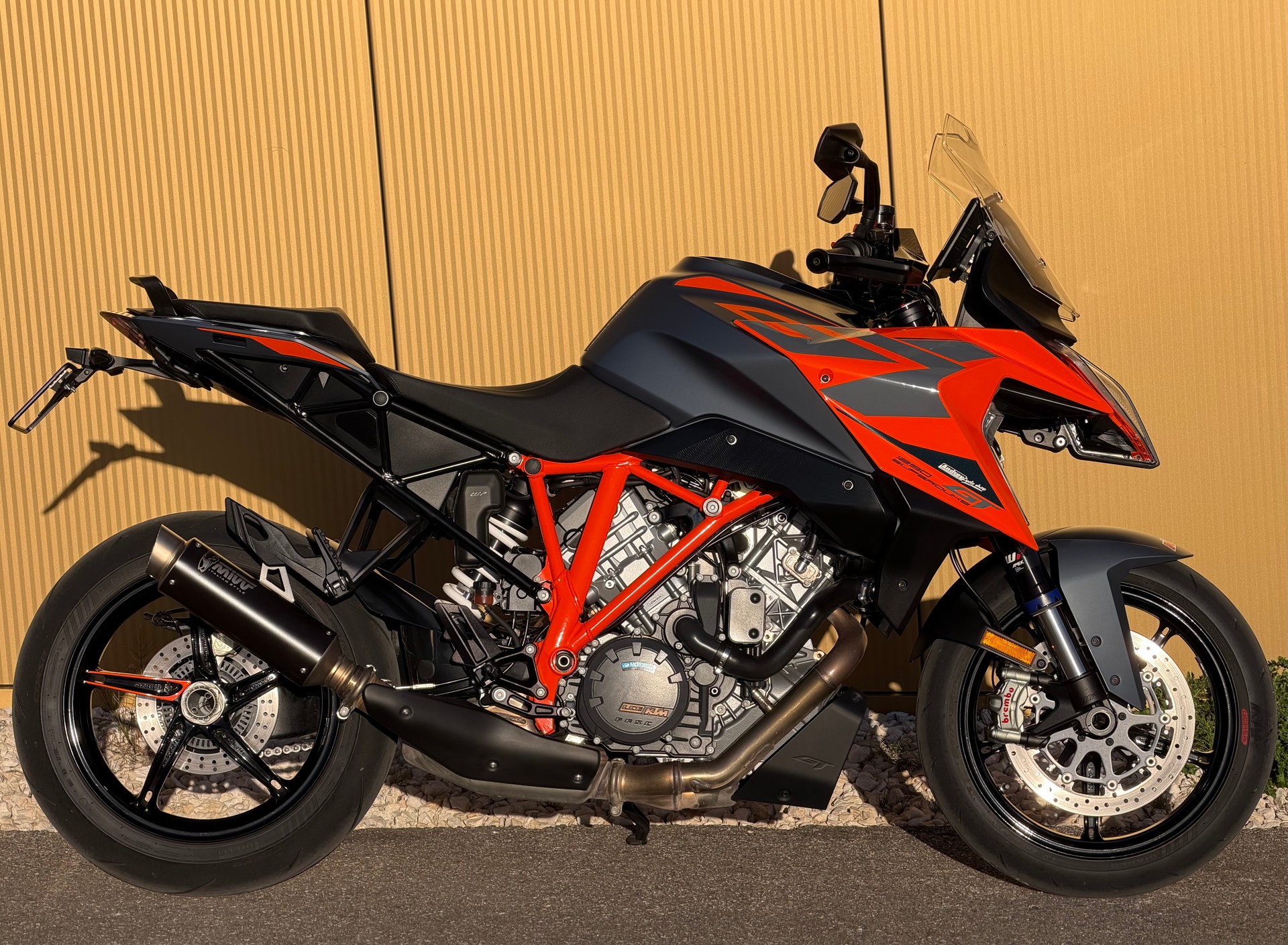 KTM 1290 Super Duke GT-image-3