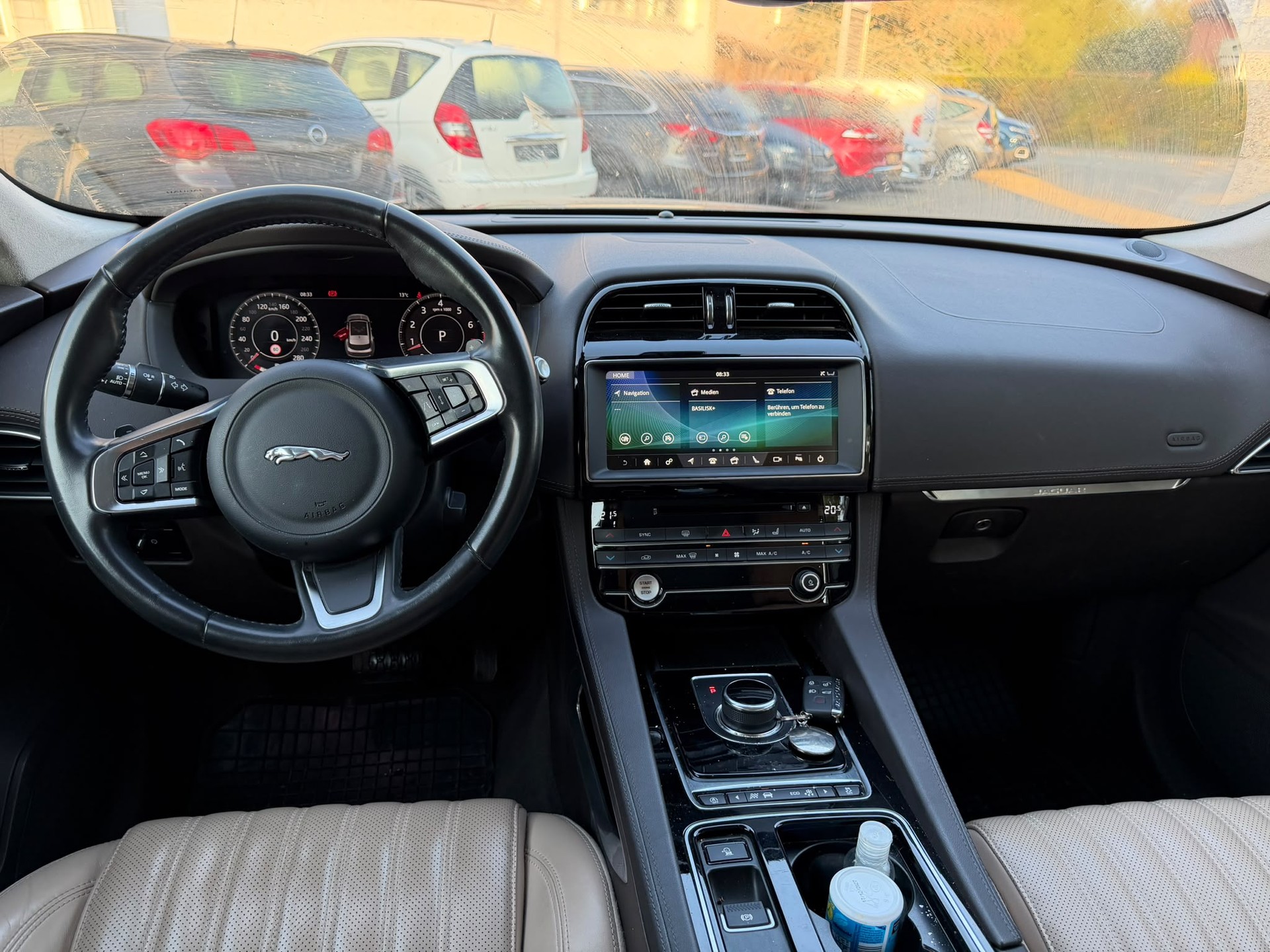 JAGUAR F-Pace 25t 2.0 Portfolio AWD Automatik-image-10