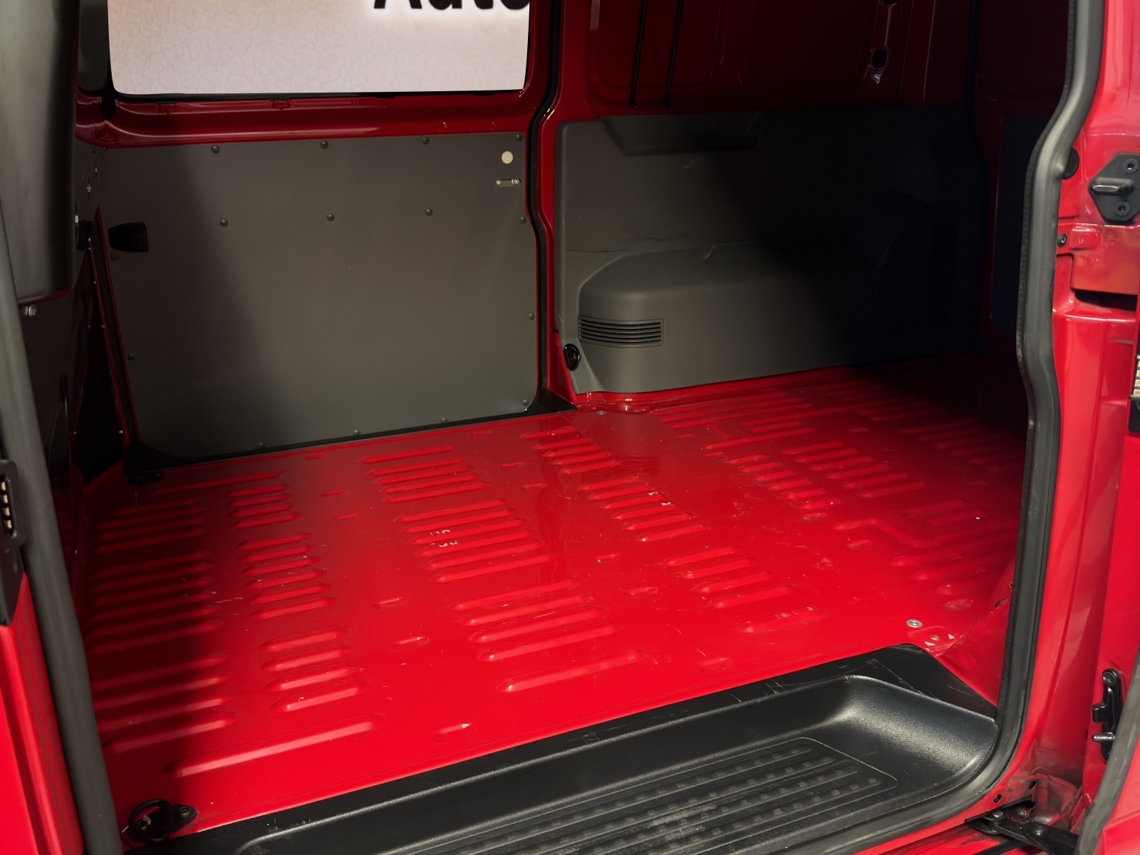VW T6.1 2.0 TDI 4Motion DSG Transporter-image-11
