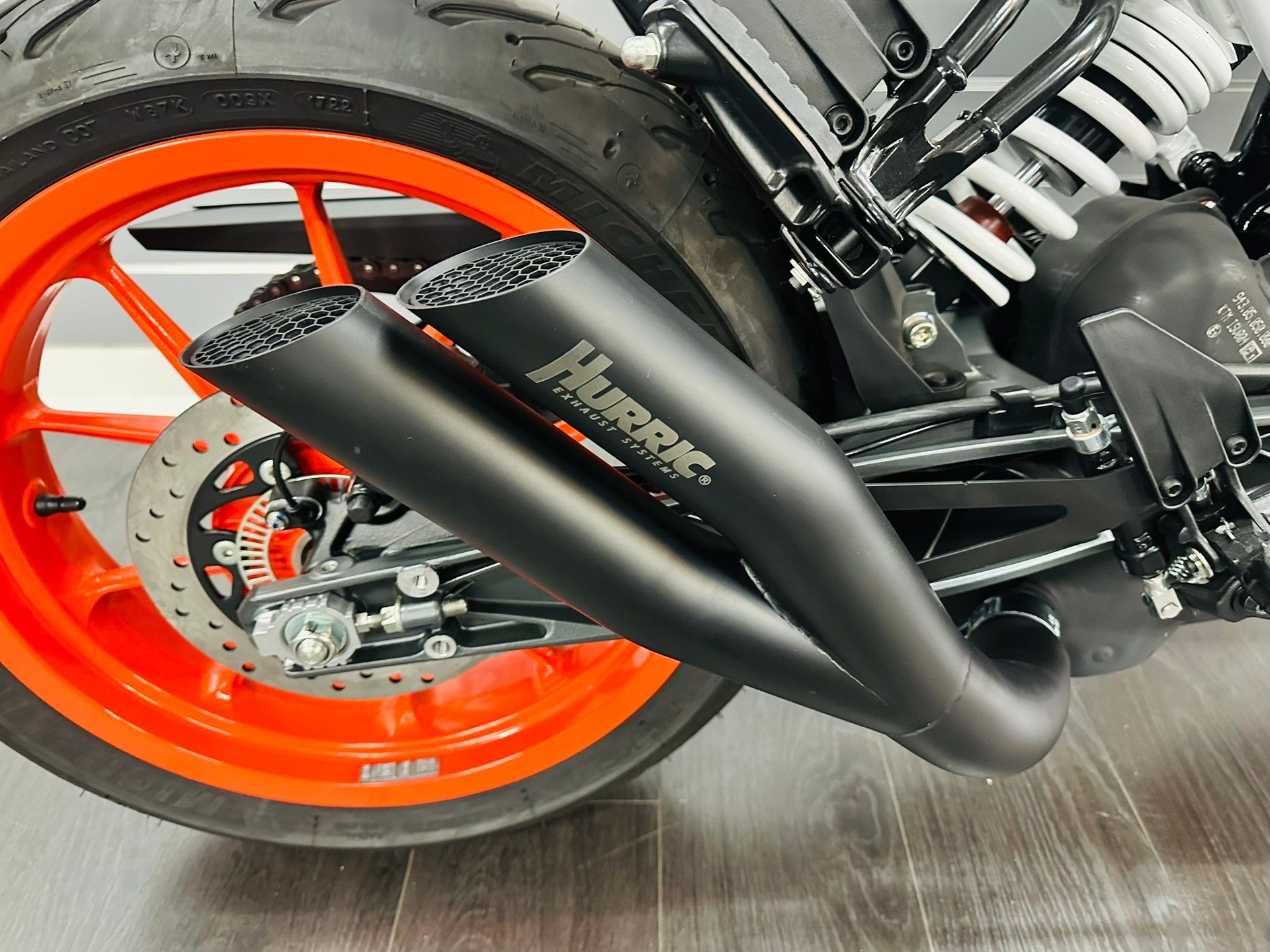 KTM 125 Duke-image-4