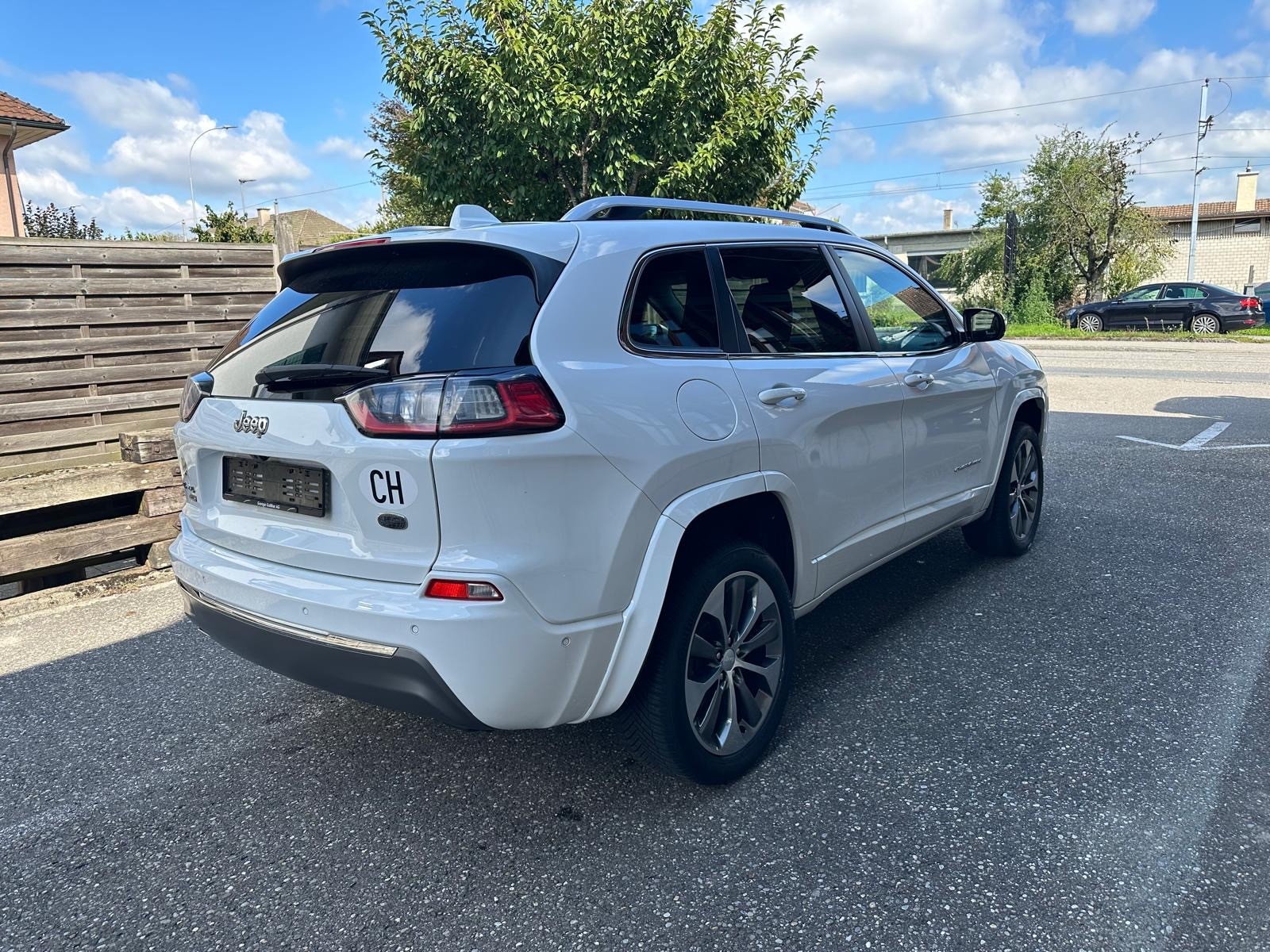 JEEP Cherokee 2.2MJ Overland AWD 9ATX-showroom-element-3