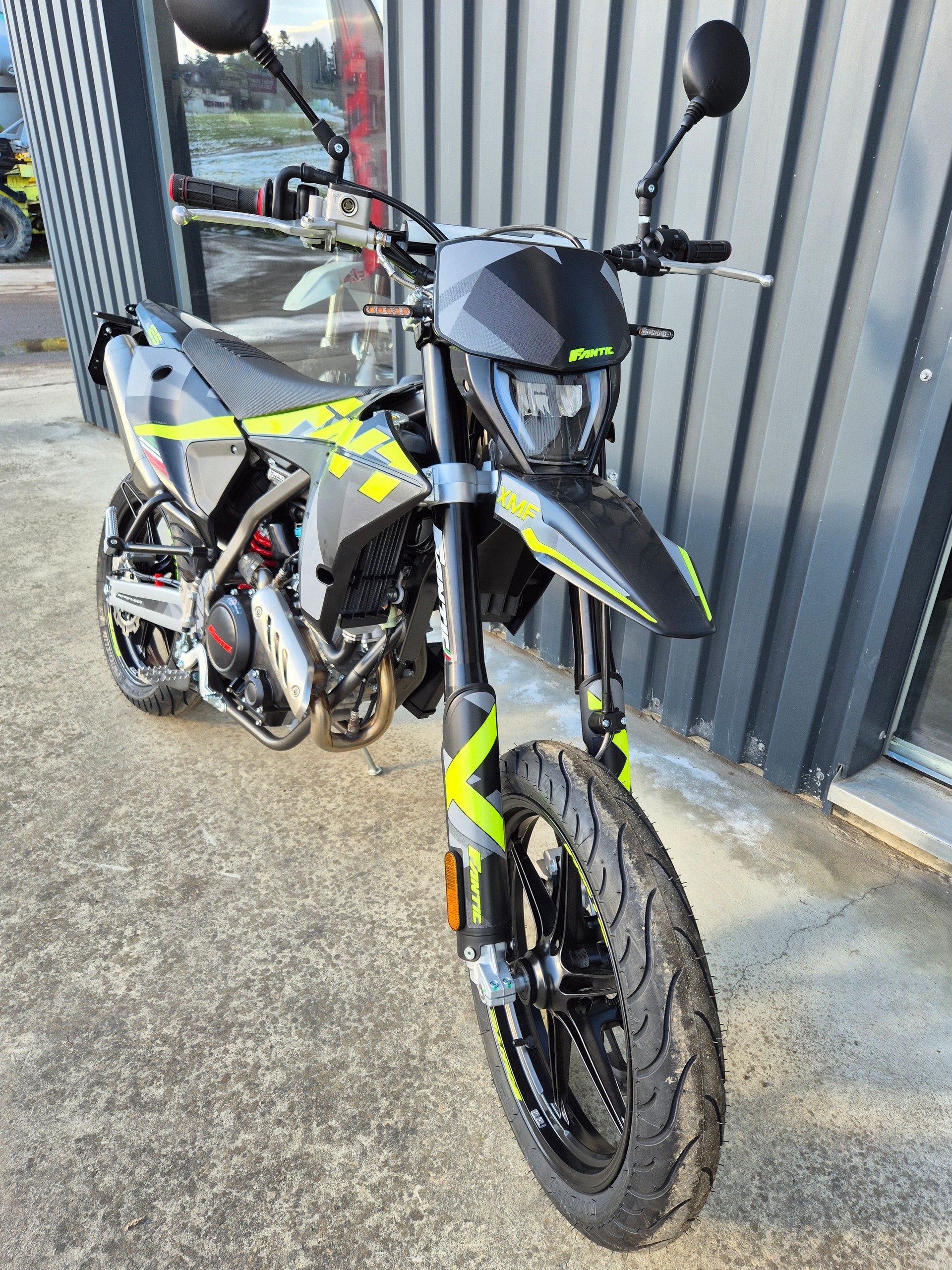 FANTIC XMF 125 Motard-image-4