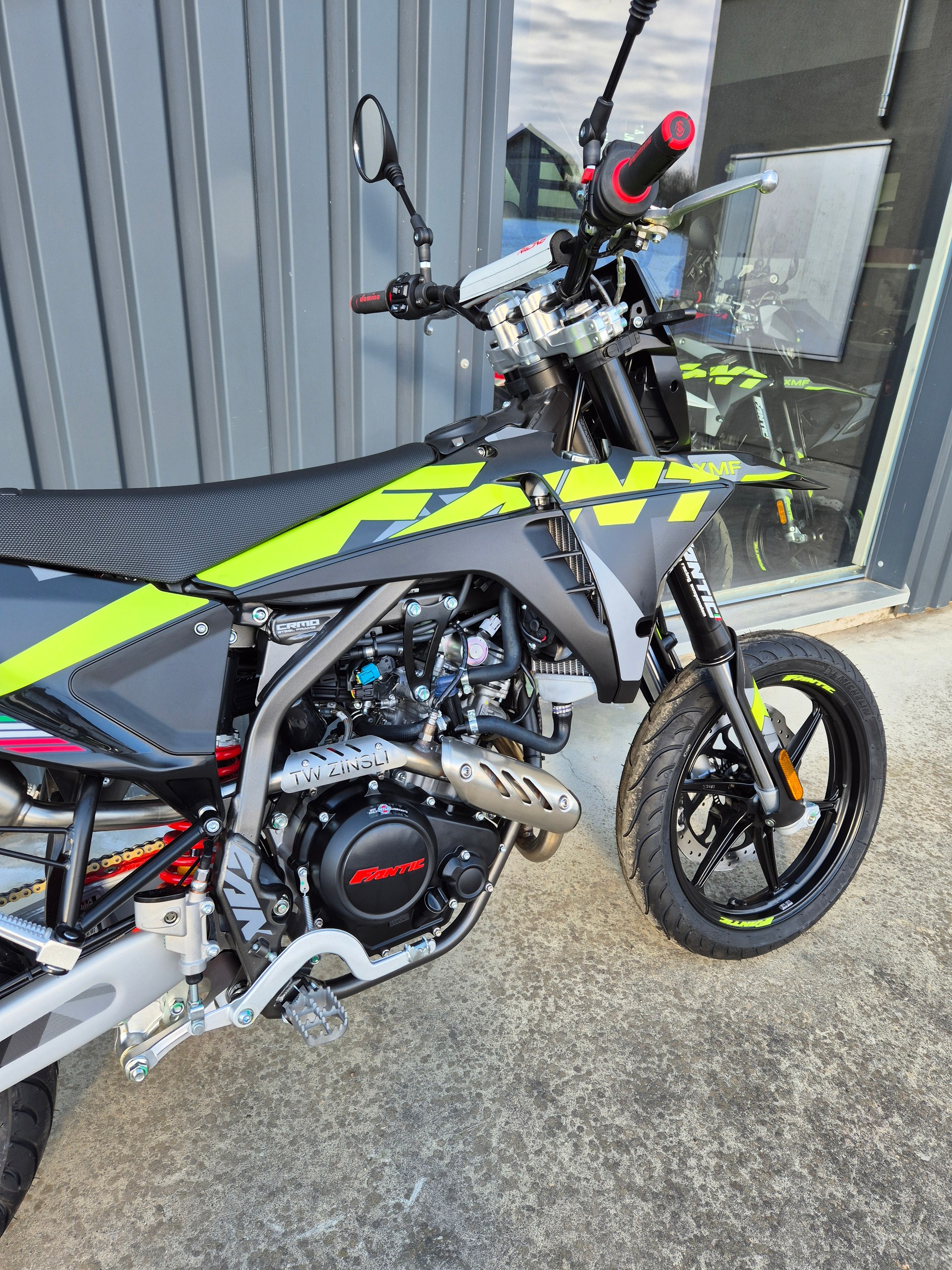 FANTIC XMF 125 Motard-image-7