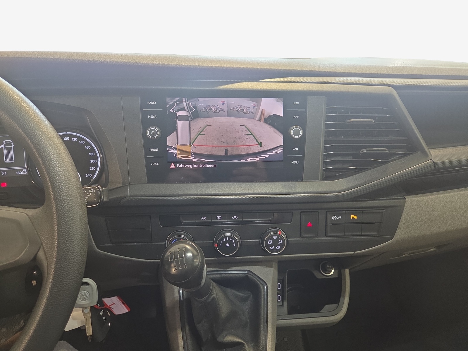 VW Envi Pure 2.0 TDI-image-10