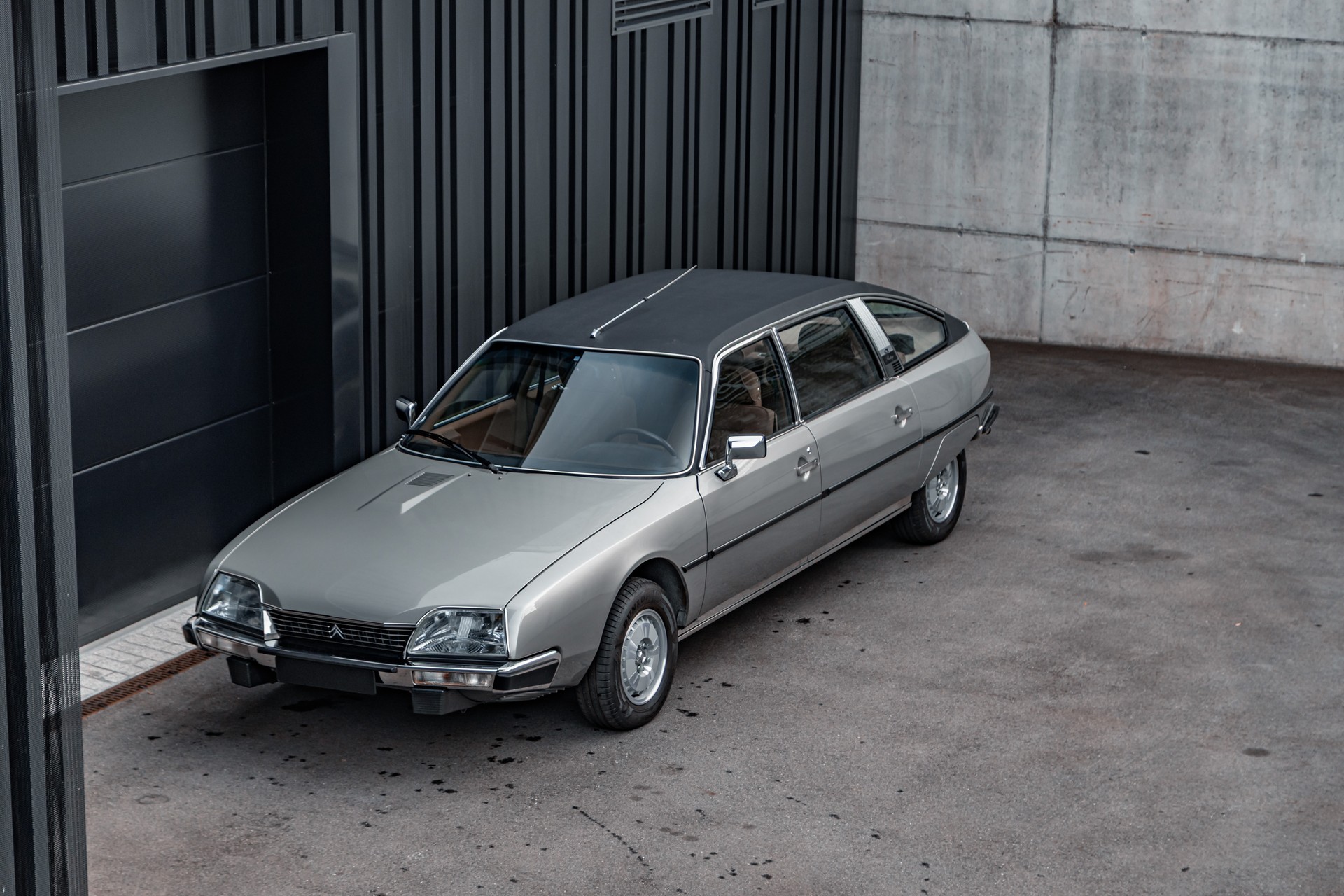 CITROEN CX Sedan 2400 Prestige-showroom-element-2