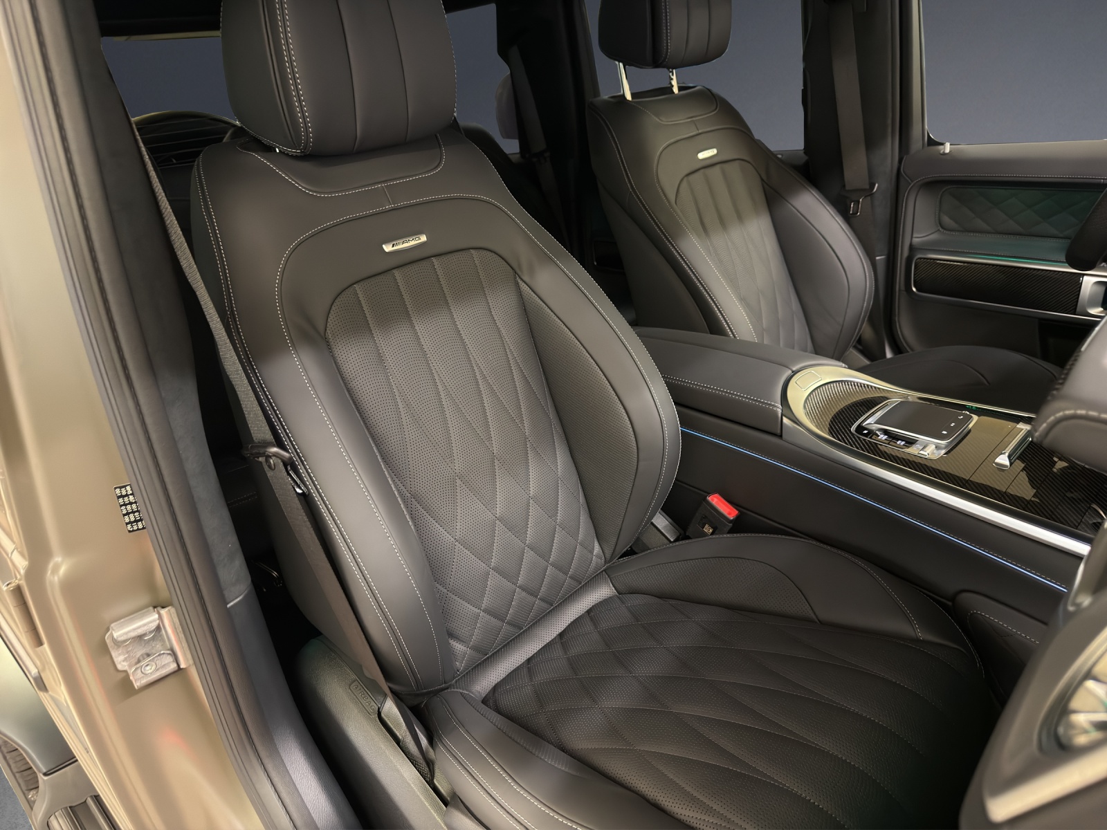 MERCEDES-BENZ G 63 AMG-image-15