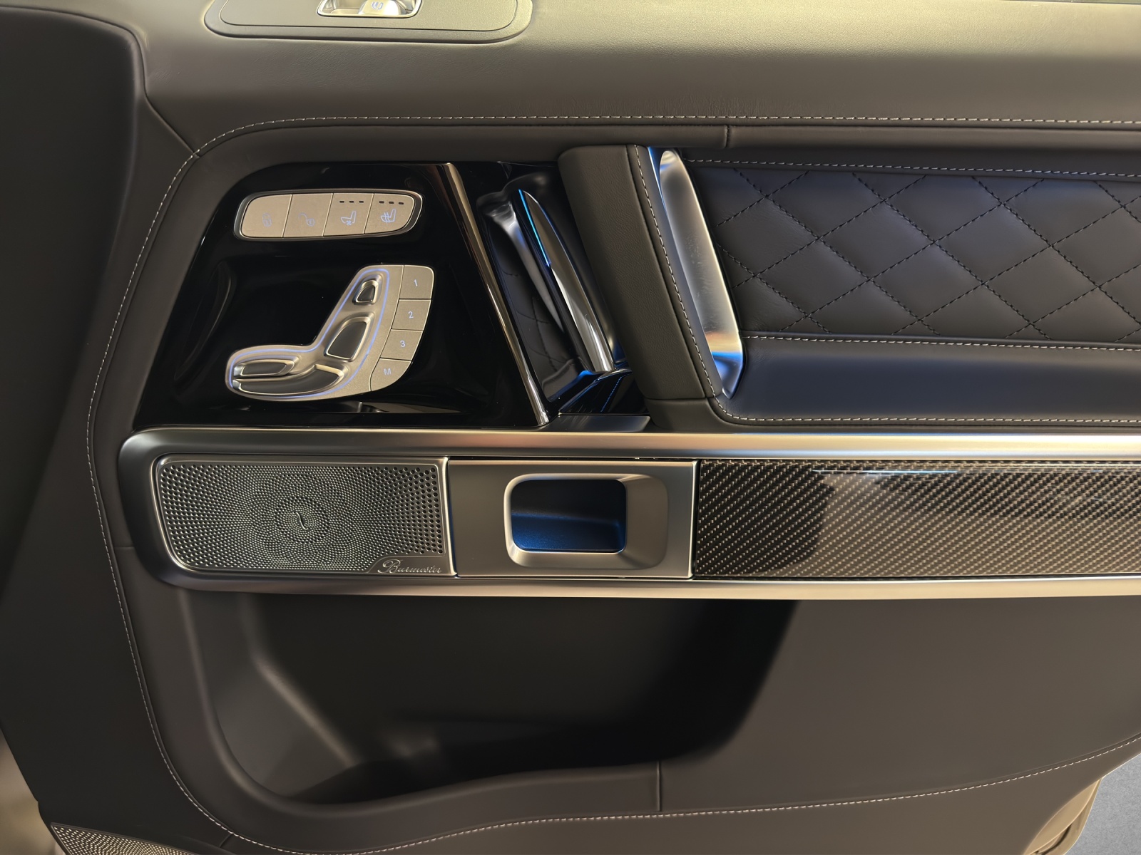 MERCEDES-BENZ G 63 AMG-image-17