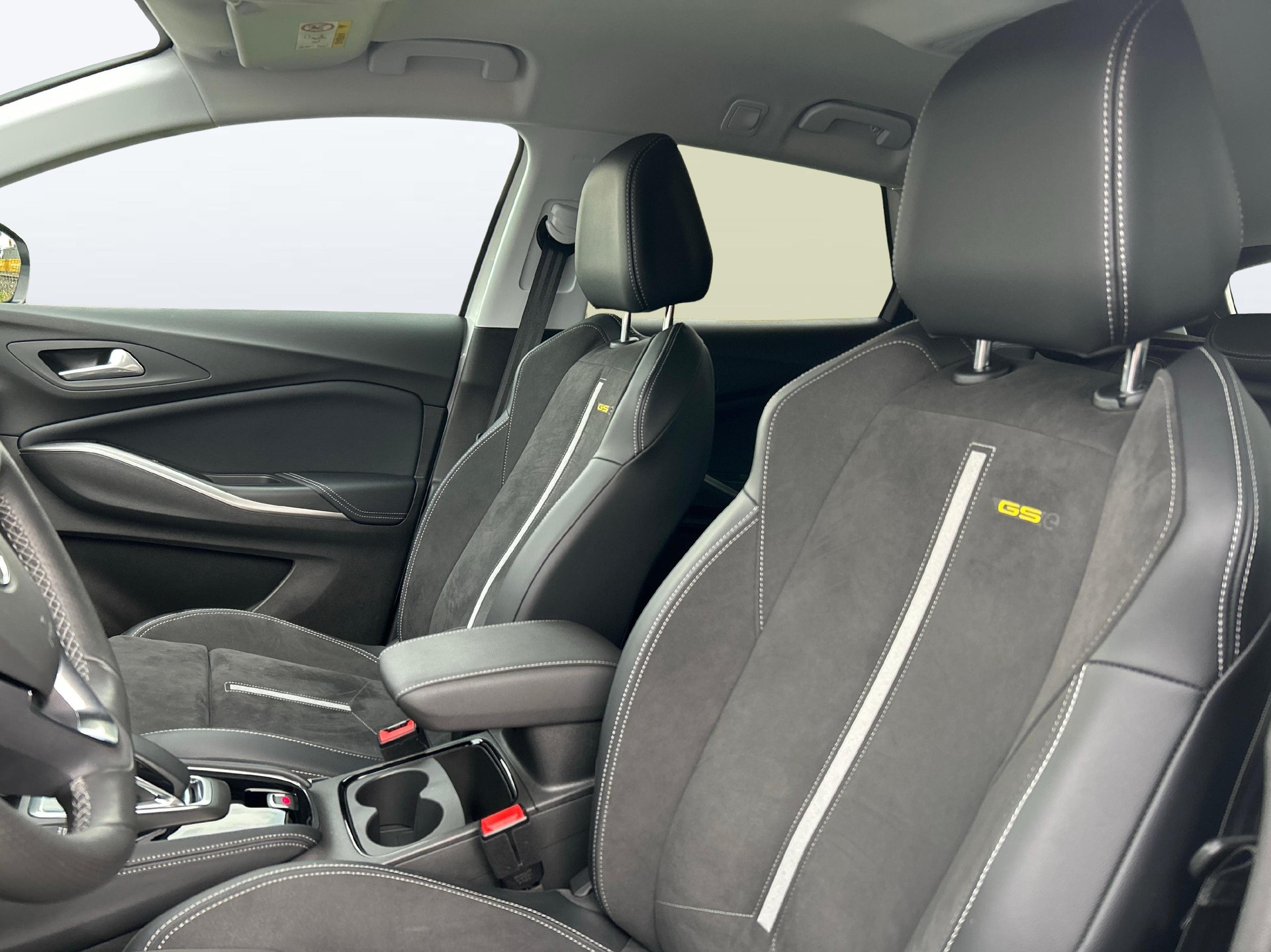 OPEL Grandland 1.6 T PHEV GSE-showroom-element-3