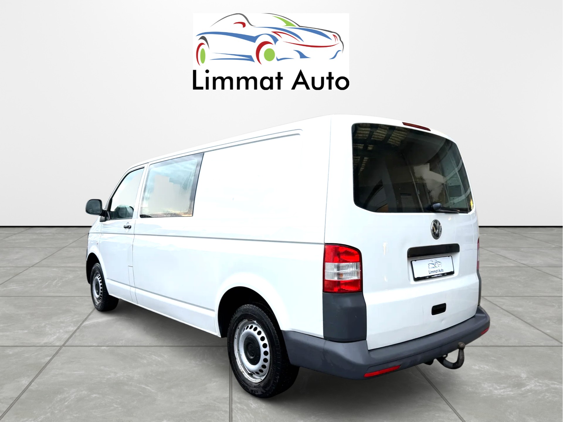 VW T5 2.0 TDI 6 Plätze-image-3