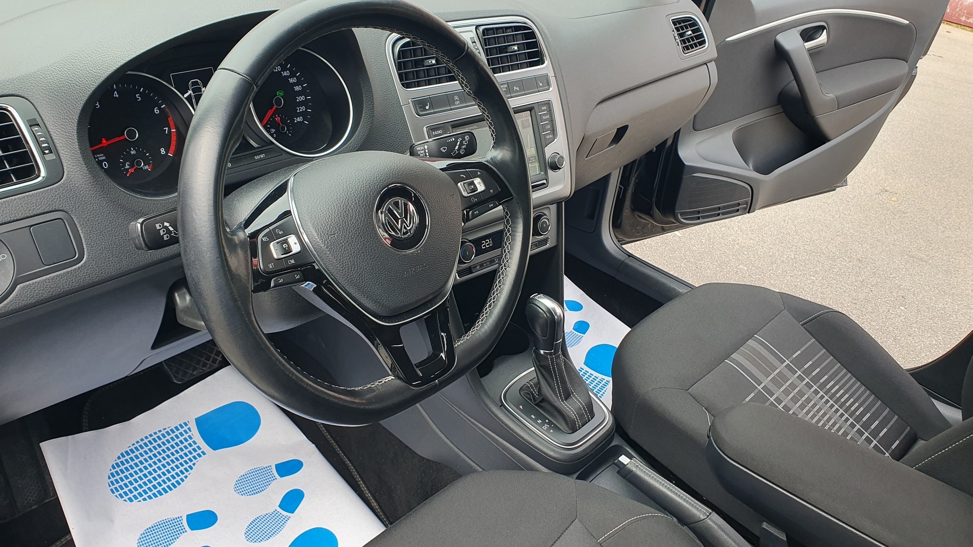 VW Polo 1.2 TSI BMT Lounge DSG-image-2