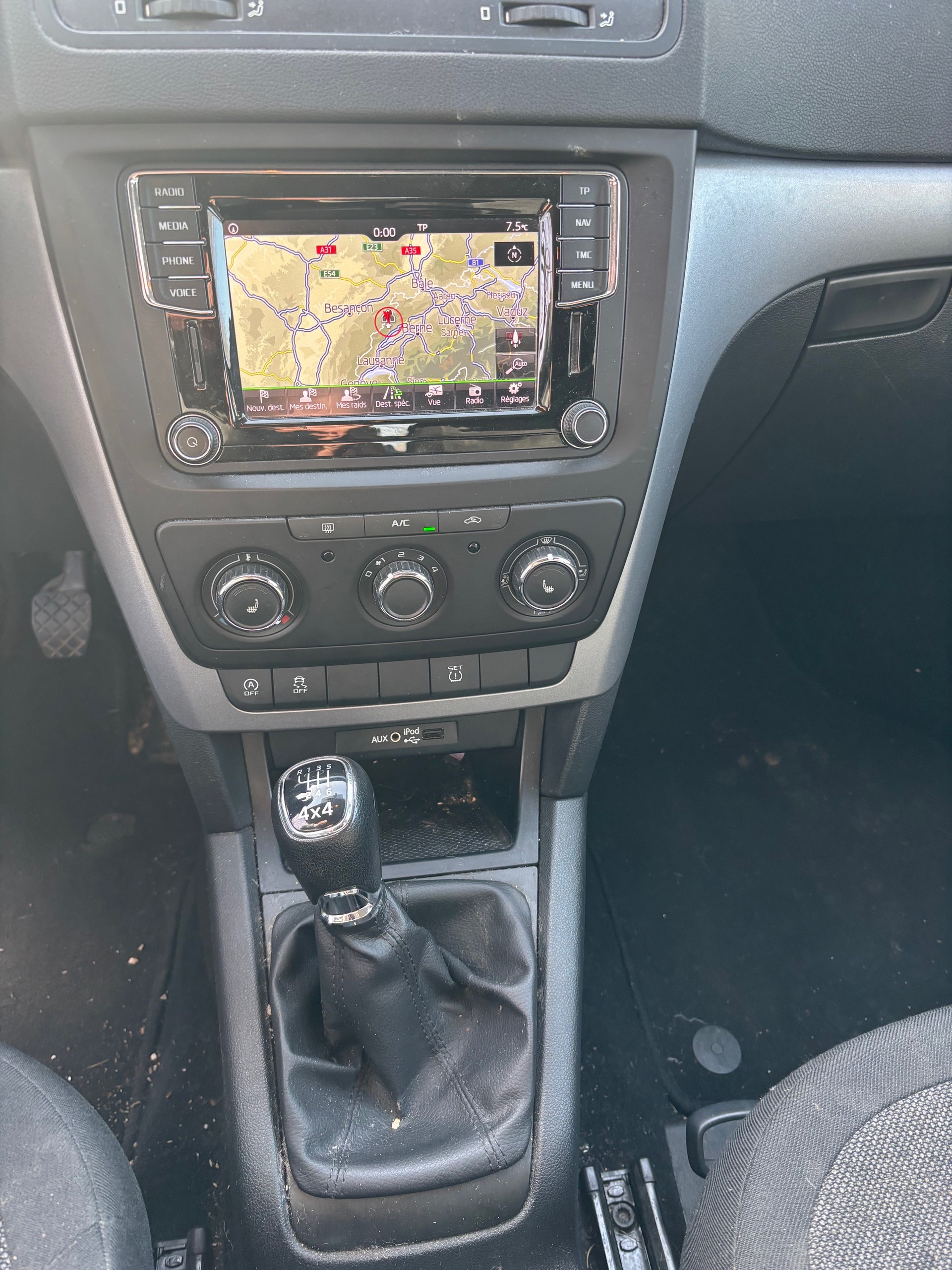 SKODA Yeti 1.4 TSI Active 4x4-image-4