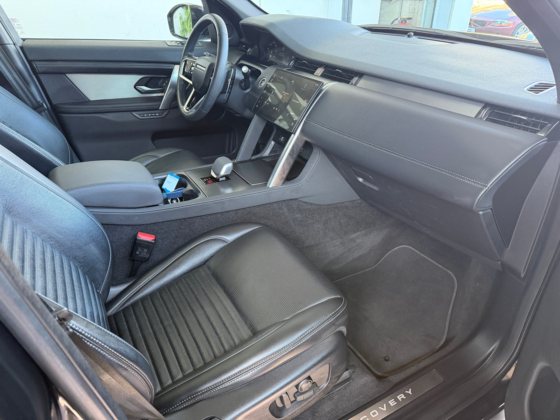 LAND ROVER Discovery Sport R Dyn P250 2.0 Si4 MHEV SE AT9-image-4