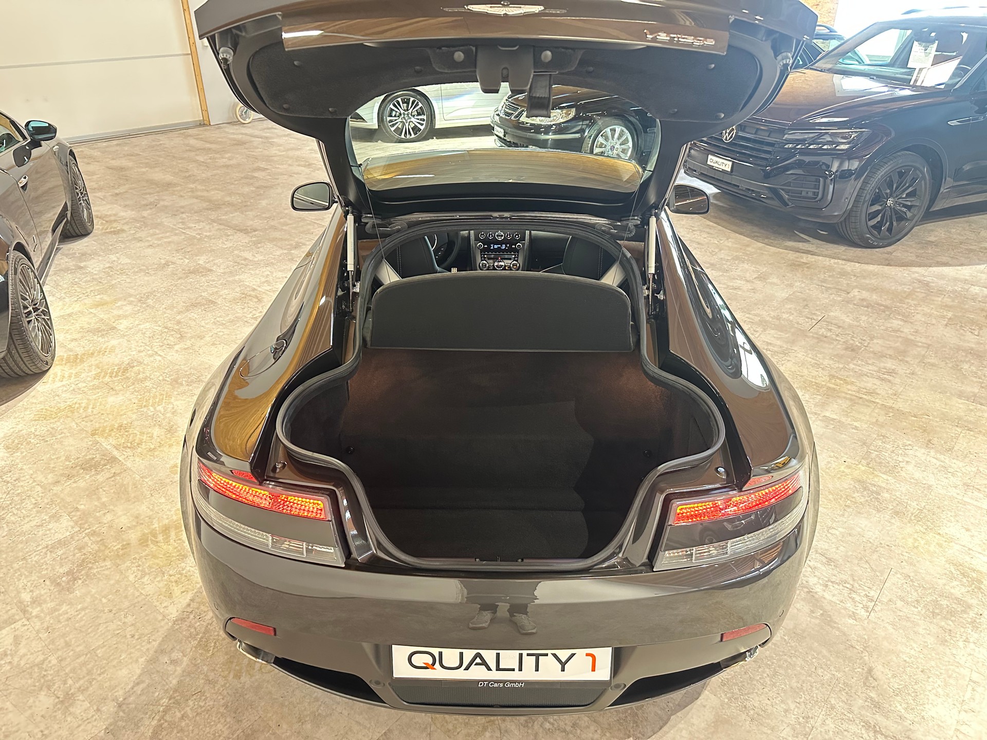 ASTON MARTIN V8 Vantage 4.7 Sportshift/In perfektem Zustand/Lückenlos bei AM gewartet-image-6