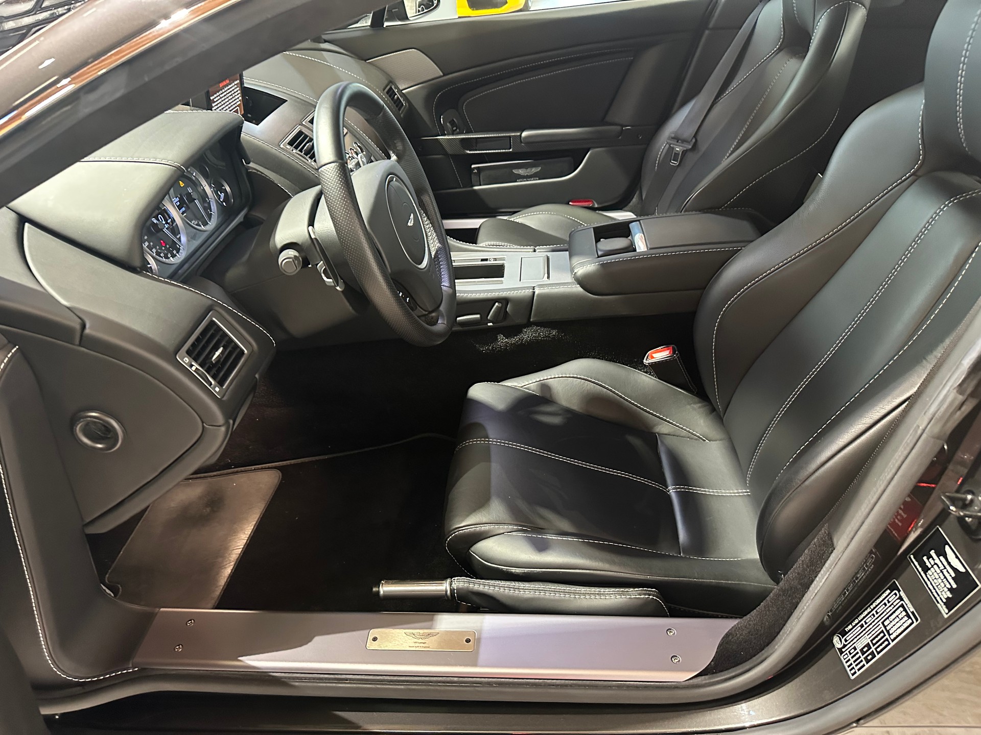 ASTON MARTIN V8 Vantage 4.7 Sportshift/In perfektem Zustand/Lückenlos bei AM gewartet-image-10