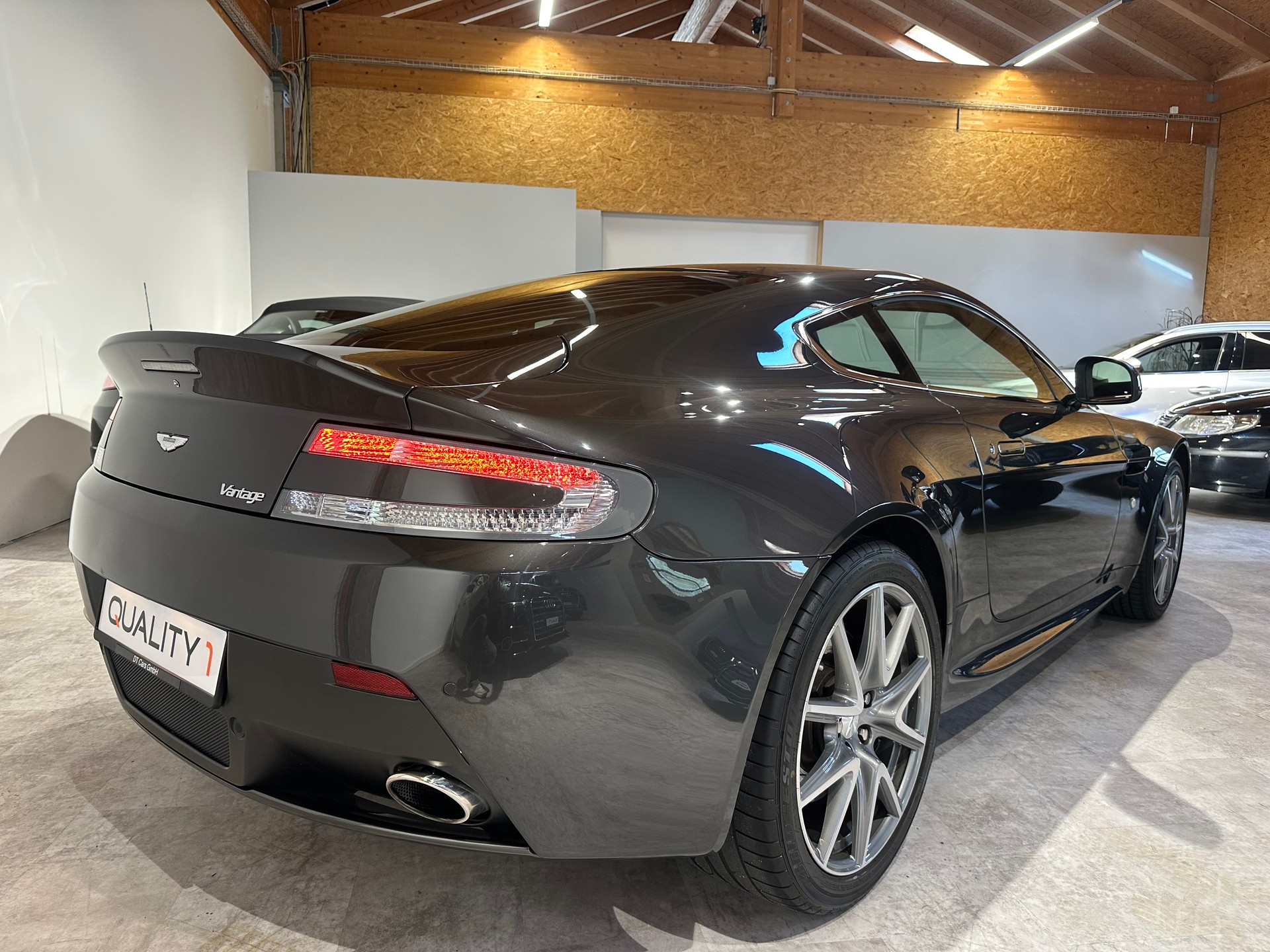 ASTON MARTIN V8 Vantage 4.7 Sportshift/In perfektem Zustand/Lückenlos bei AM gewartet-image-7