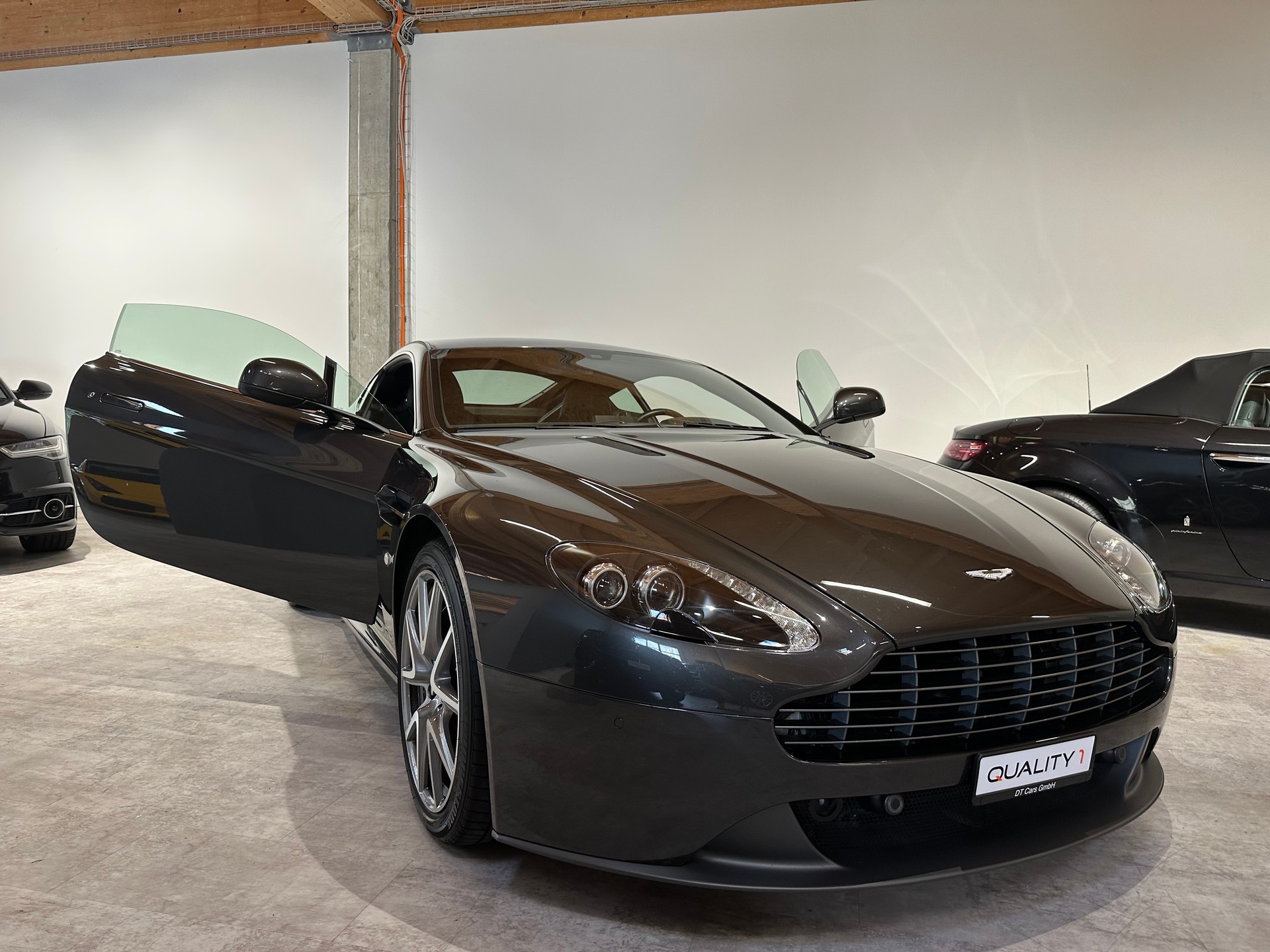 ASTON MARTIN V8 Vantage 4.7 Sportshift/In perfektem Zustand/Lückenlos bei AM gewartet-image-22