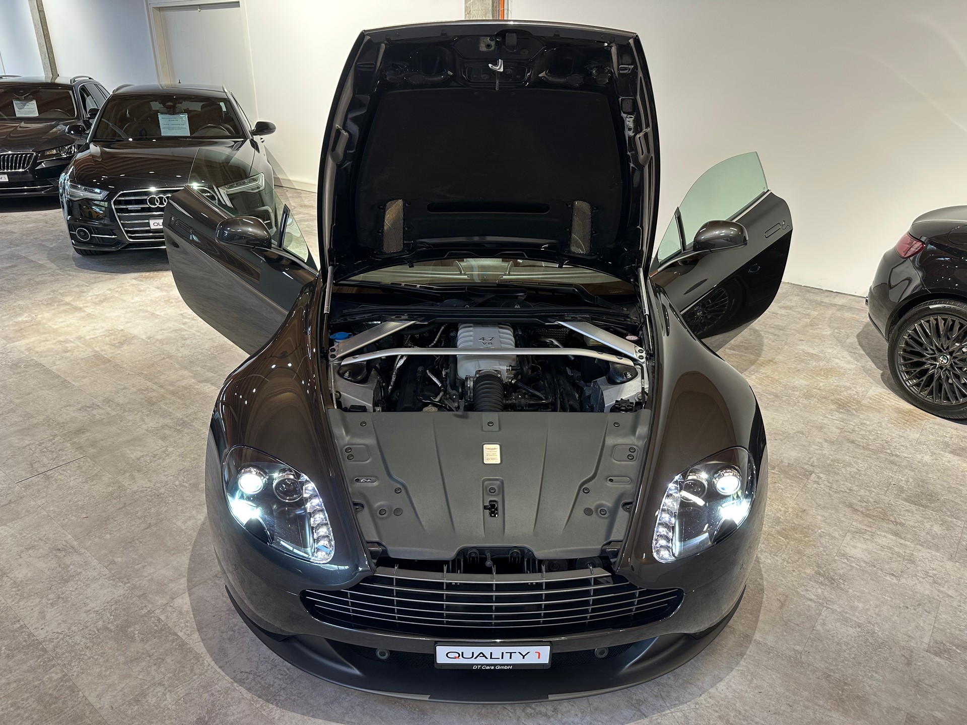 ASTON MARTIN V8 Vantage 4.7 Sportshift/In perfektem Zustand/Lückenlos bei AM gewartet-image-23