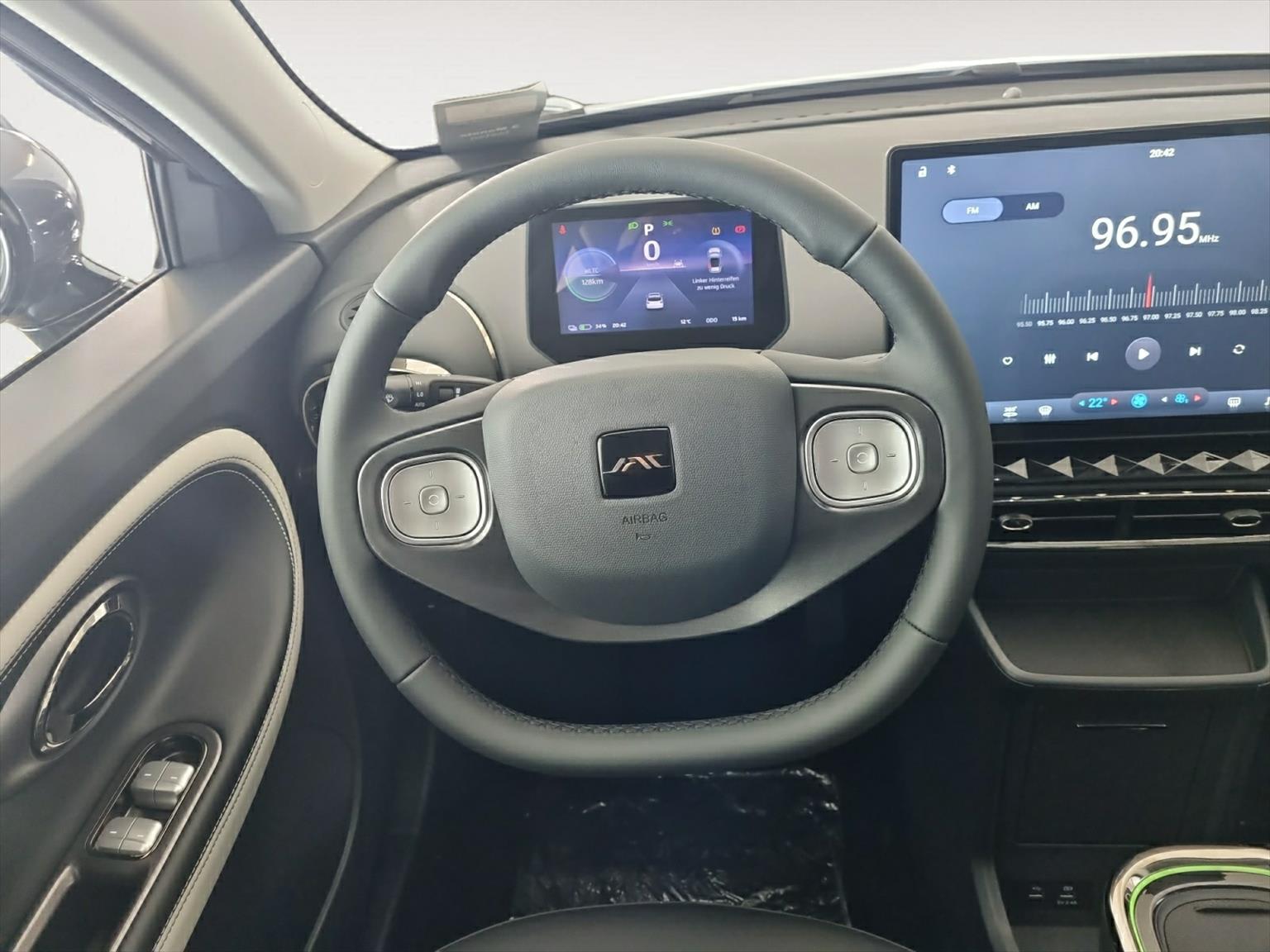JAC E30X Elektro 51 kWh 374km Reichweite-image-6