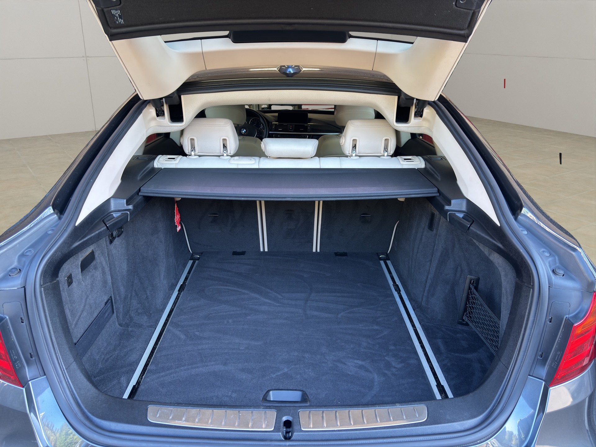 BMW 328i GT xDrive Modern Line Steptronic-image-25
