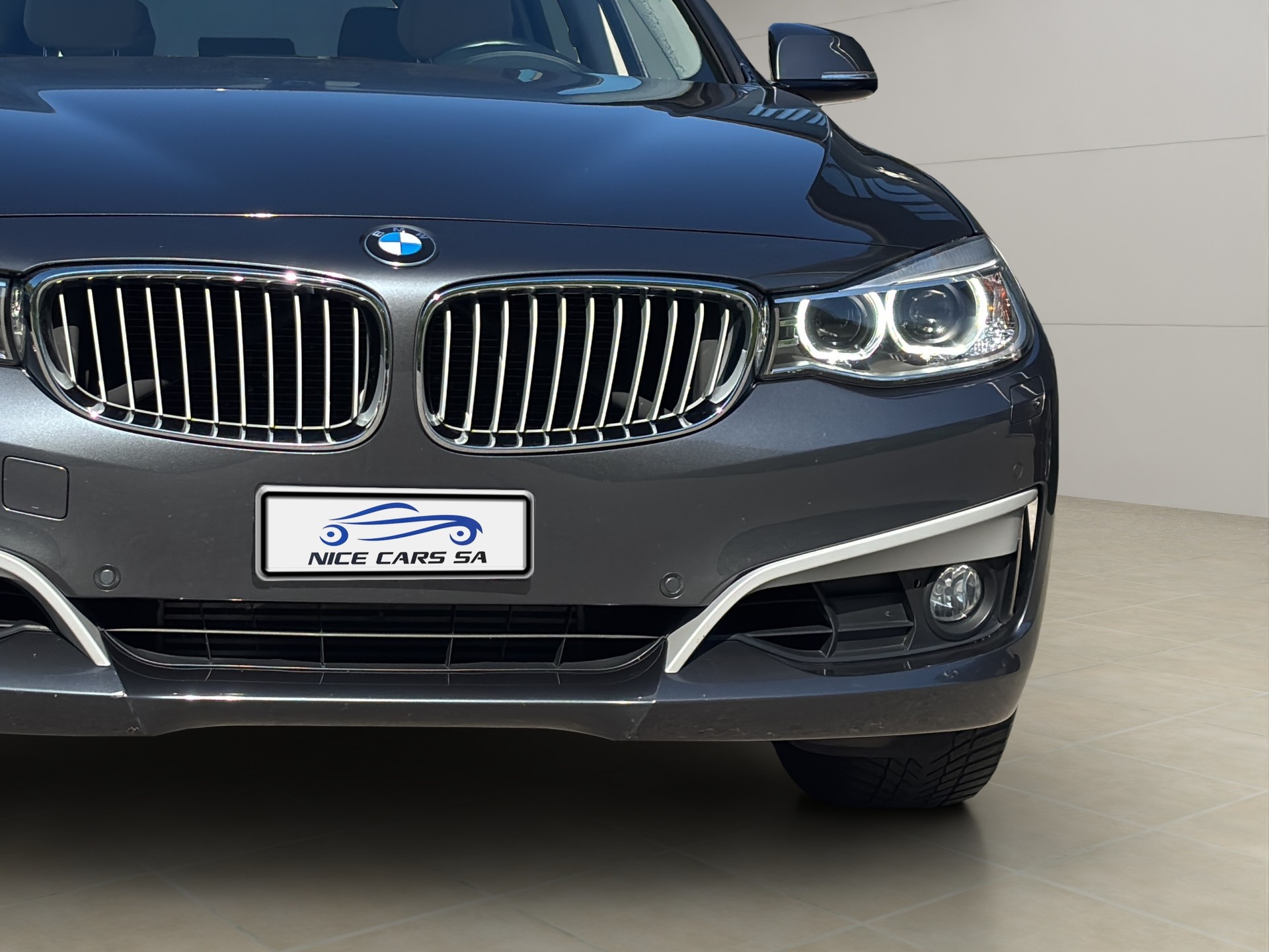 BMW 328i GT xDrive Modern Line Steptronic-showroom-element-3
