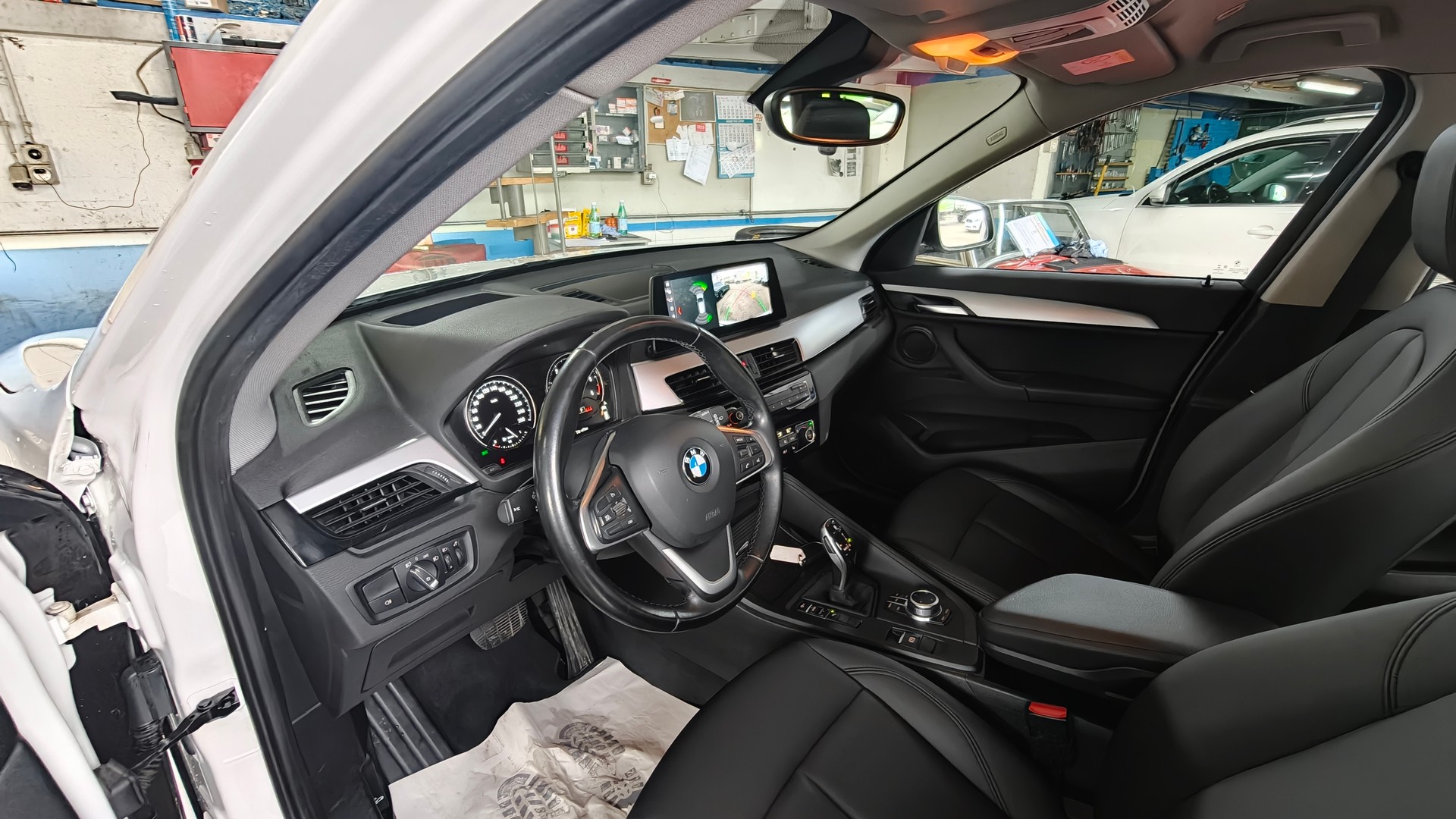BMW X1 sDrive 18d xLine Steptronic-image-11