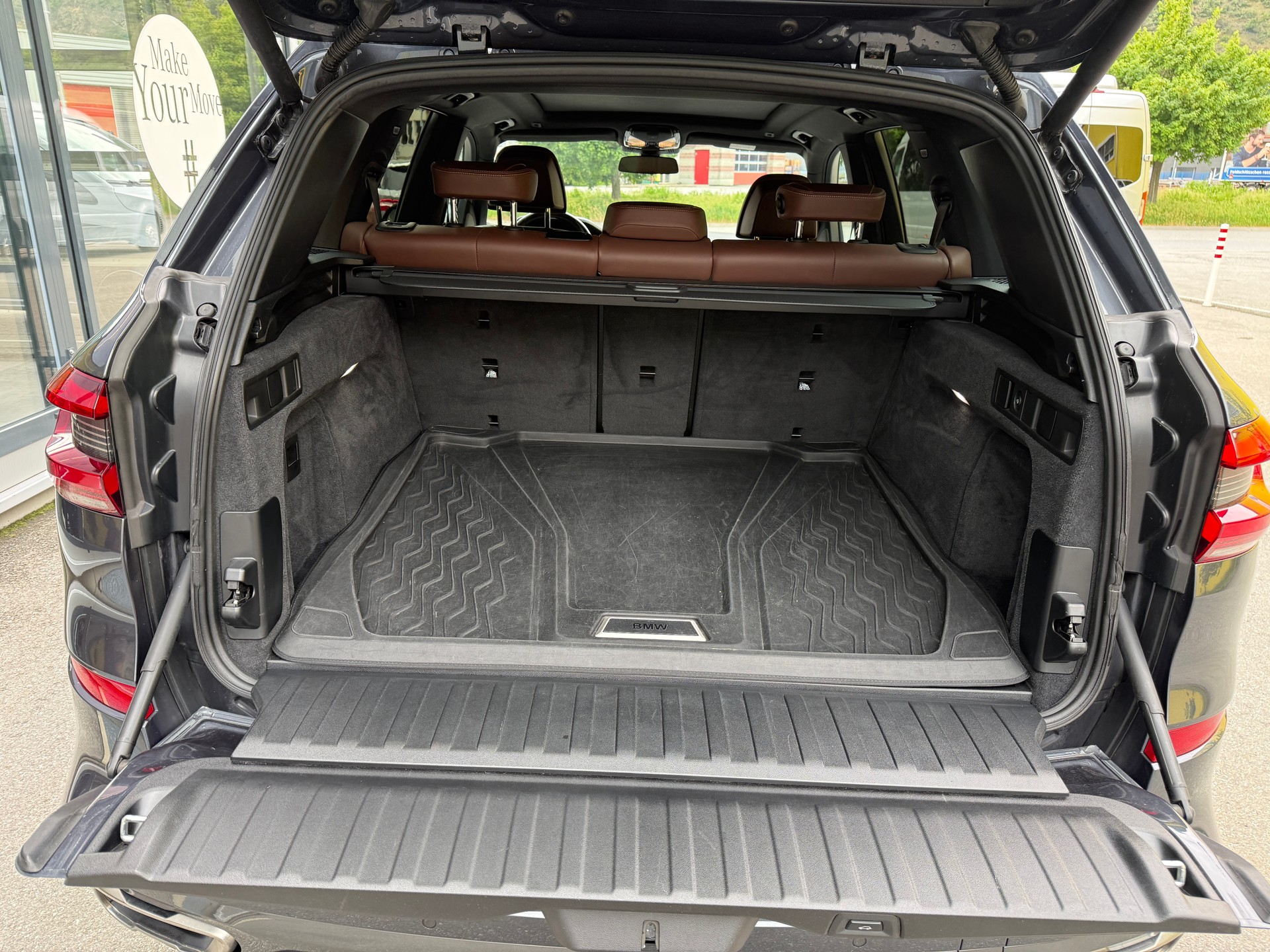 BMW X5 xDrive M50d Steptronic-image-16
