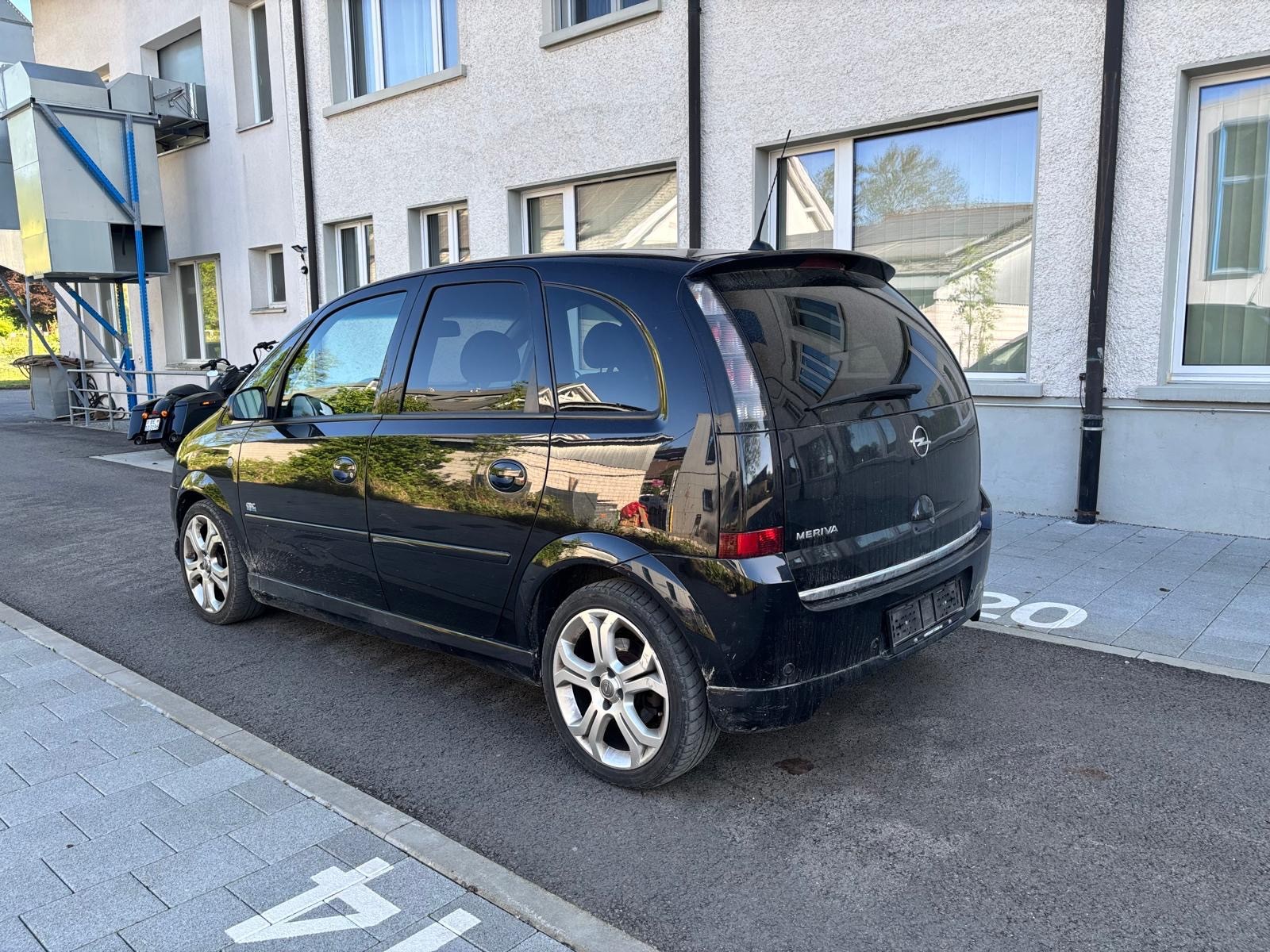 OPEL Meriva 1.6i-16 TP (Essentia)-image-1
