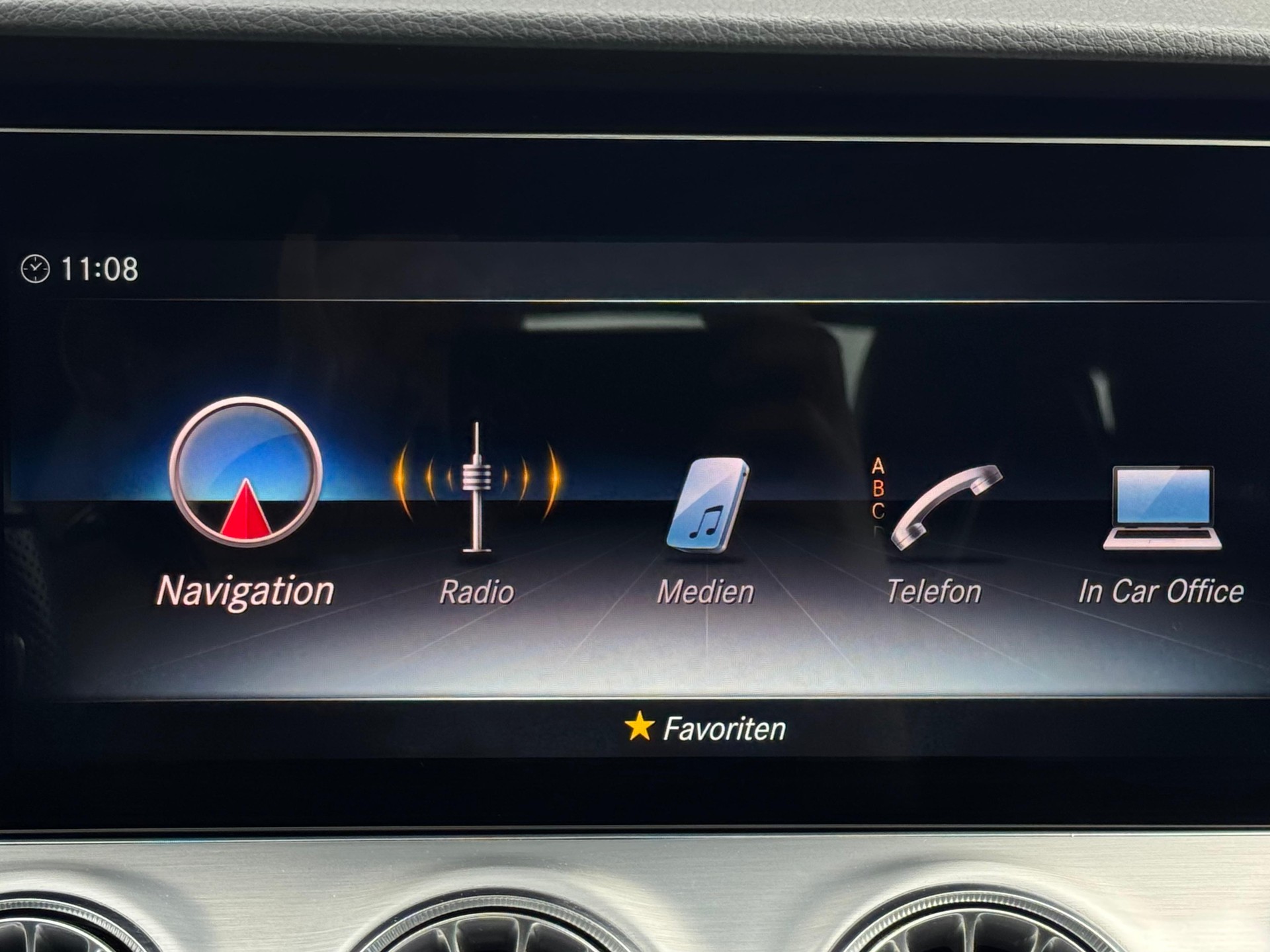 MERCEDES-BENZ E 450 Cabriolet AMG Line 4 Matic 9G-Tronic-image-24