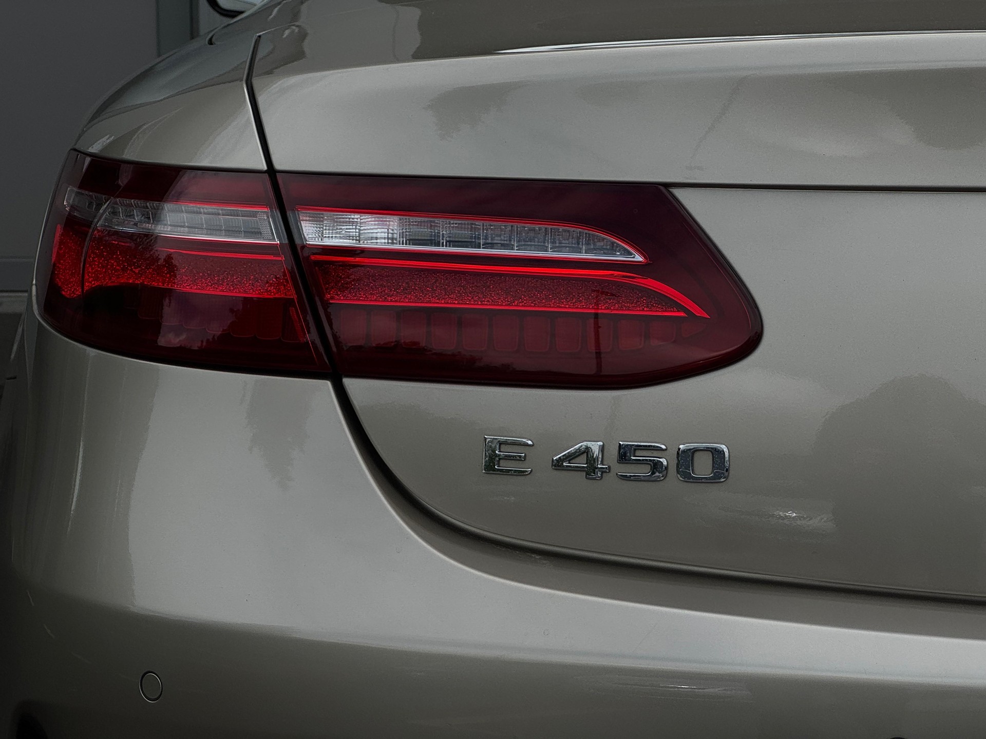 MERCEDES-BENZ E 450 Cabriolet AMG Line 4 Matic 9G-Tronic-image-27