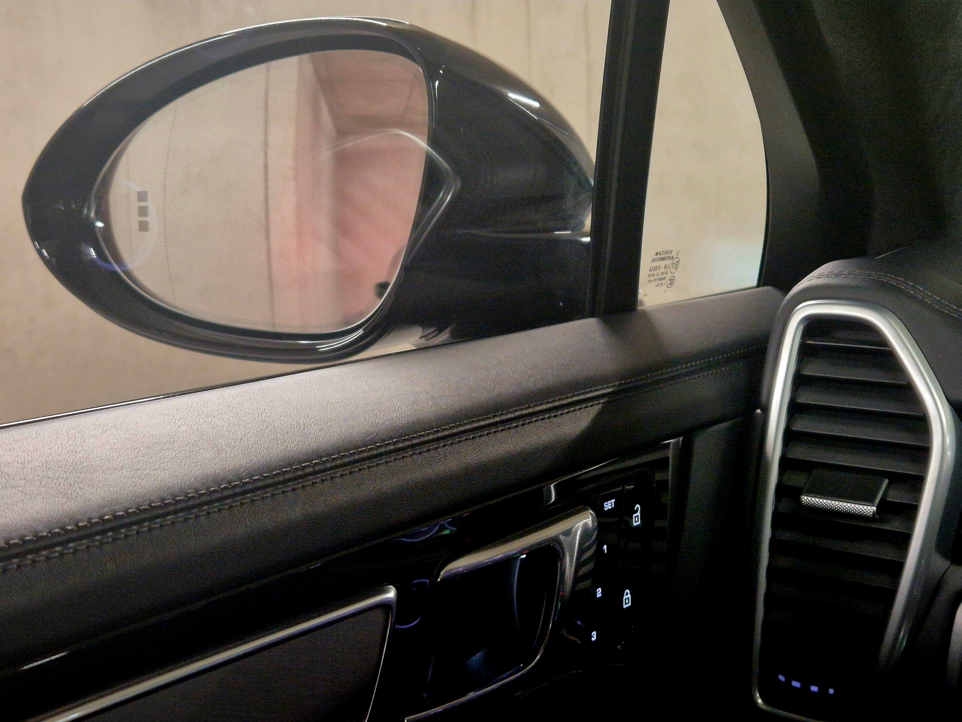 PORSCHE Cayenne Turbo Coupé-image-14