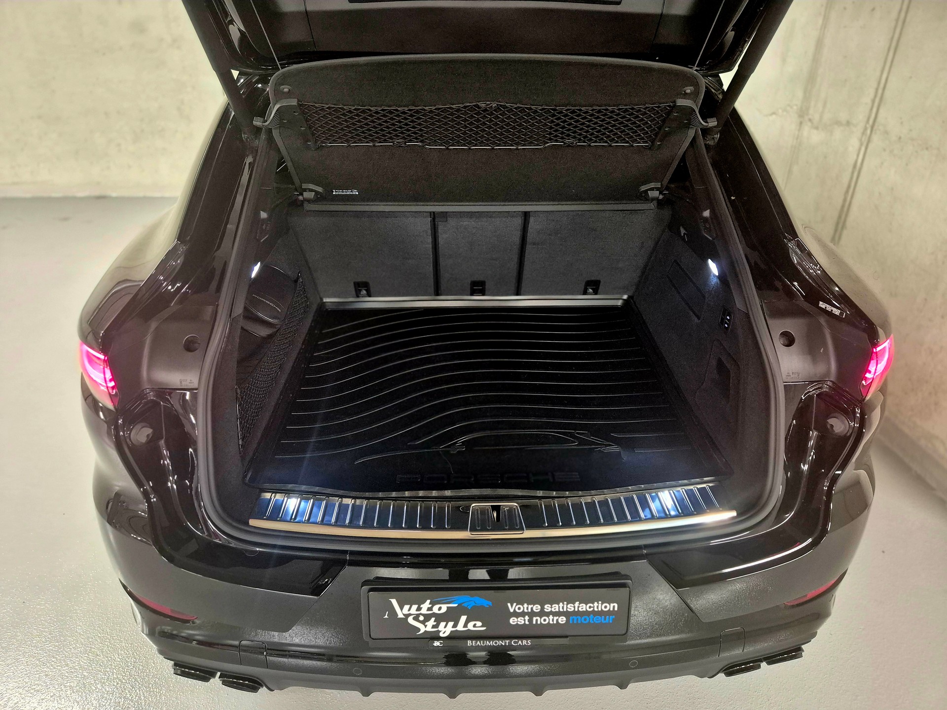 PORSCHE Cayenne Turbo Coupé-image-18