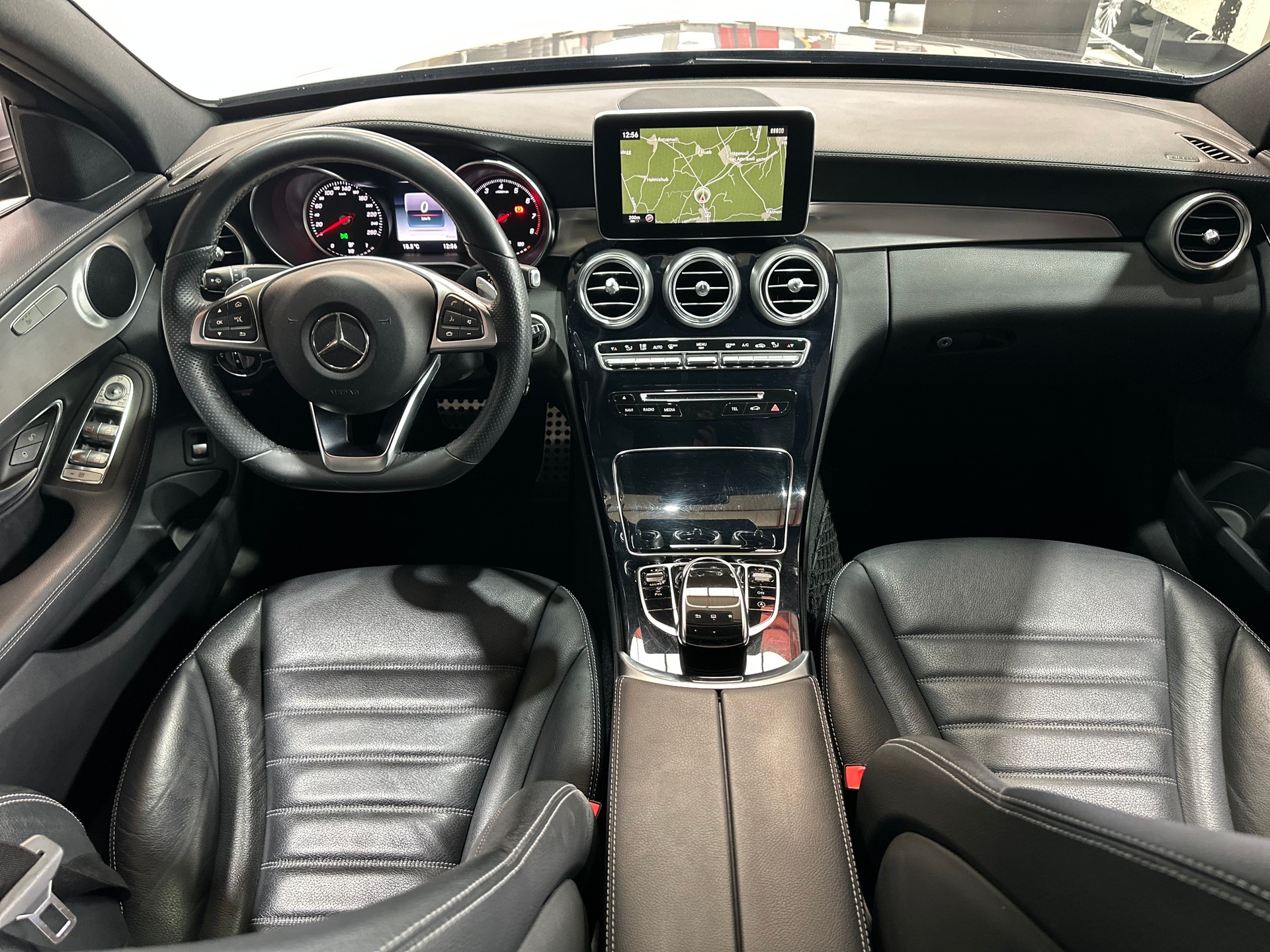 MERCEDES-BENZ C 200 Swiss Star Edition AMG Line 7G-Tronic-image-12