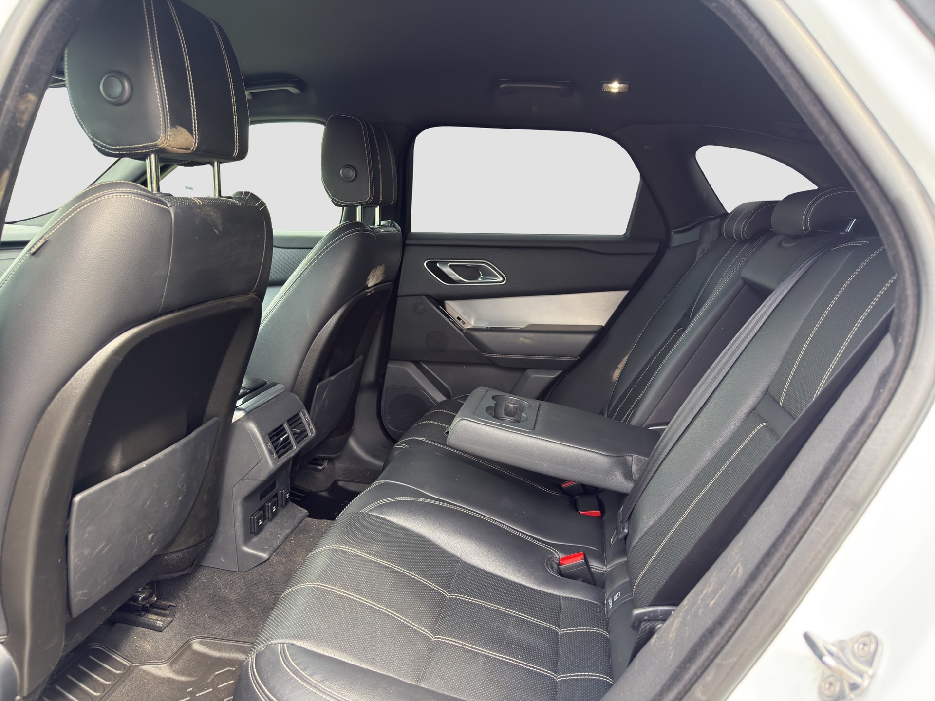 LAND ROVER Range Rover Velar R-Dynamic D 275 S Automatic ** Frisch ab MFK und Service **-image-9
