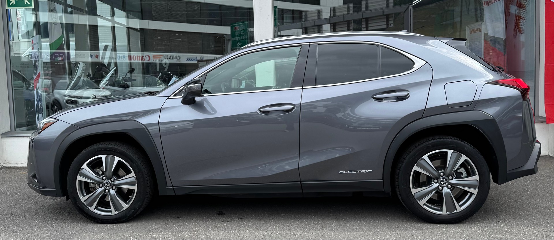 LEXUS UX 300e Comfort Automatic-showroom-element-2