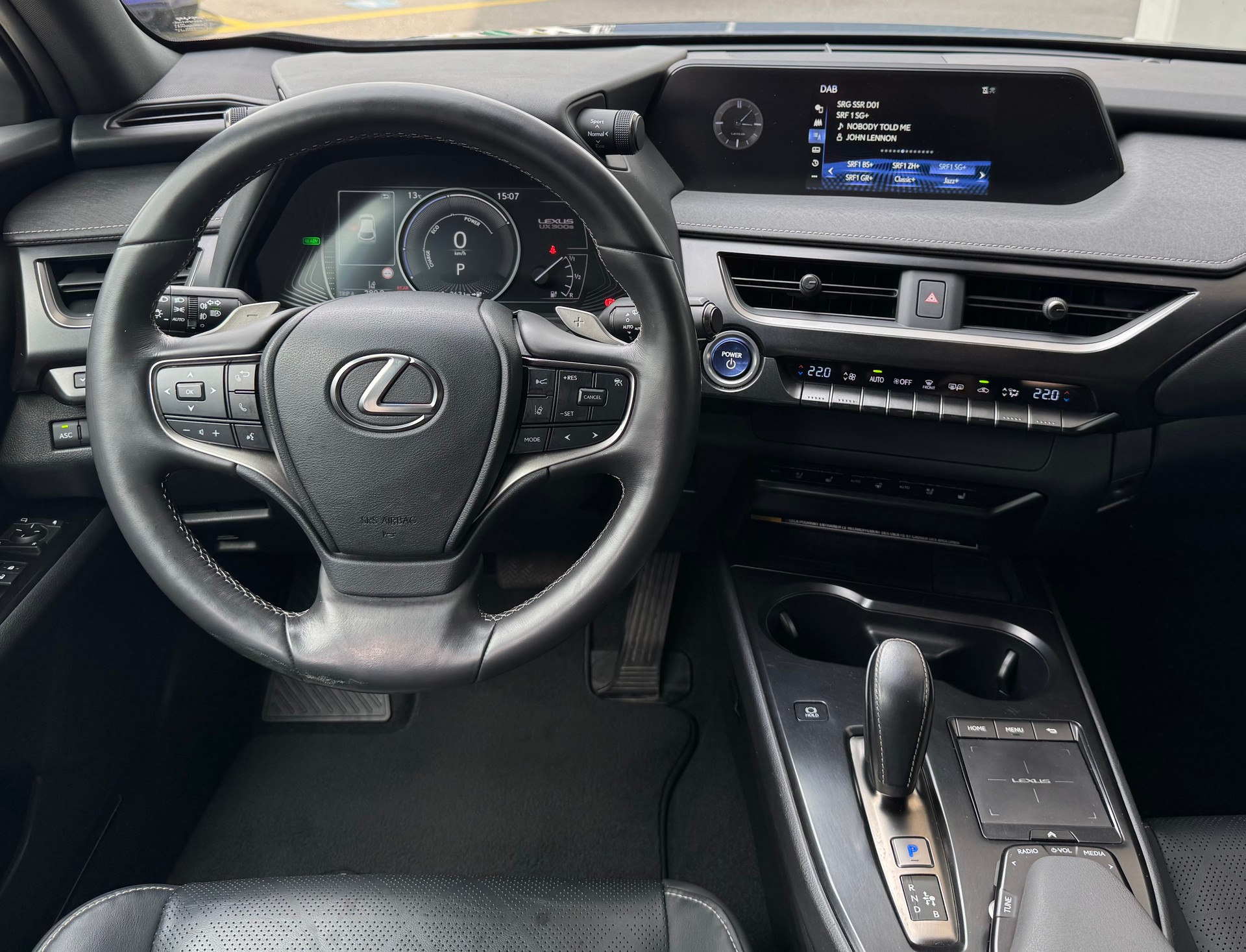 LEXUS UX 300e Comfort Automatic-image-11