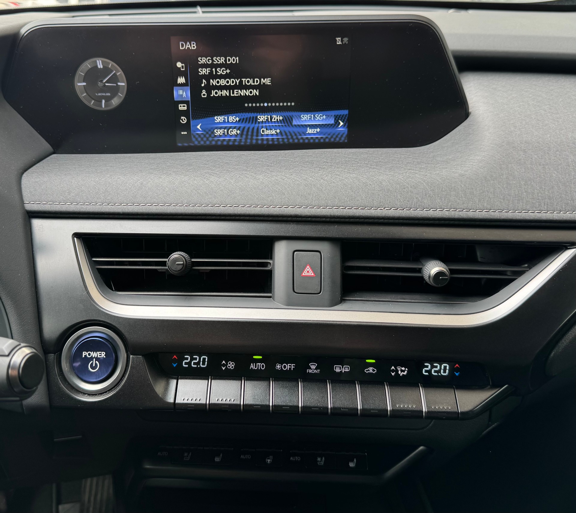 LEXUS UX 300e Comfort Automatic-image-13