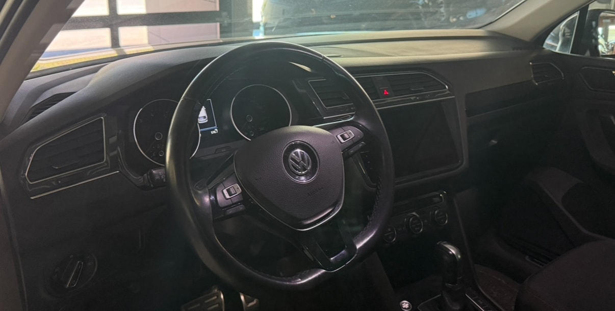 VW Tiguan 2.0TSI Comfortline 4Motion DSG-image-5