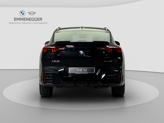BMW iX2 xDrive 30 M Sport Pro-showroom-element-3