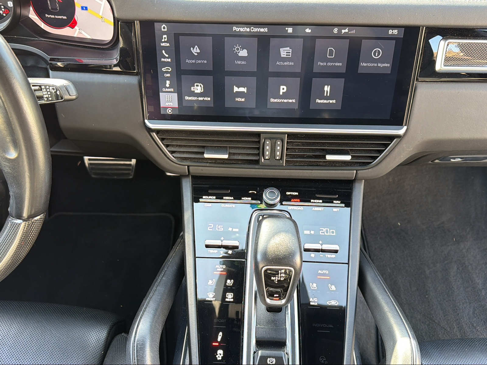 PORSCHE Cayenne Turbo-image-14