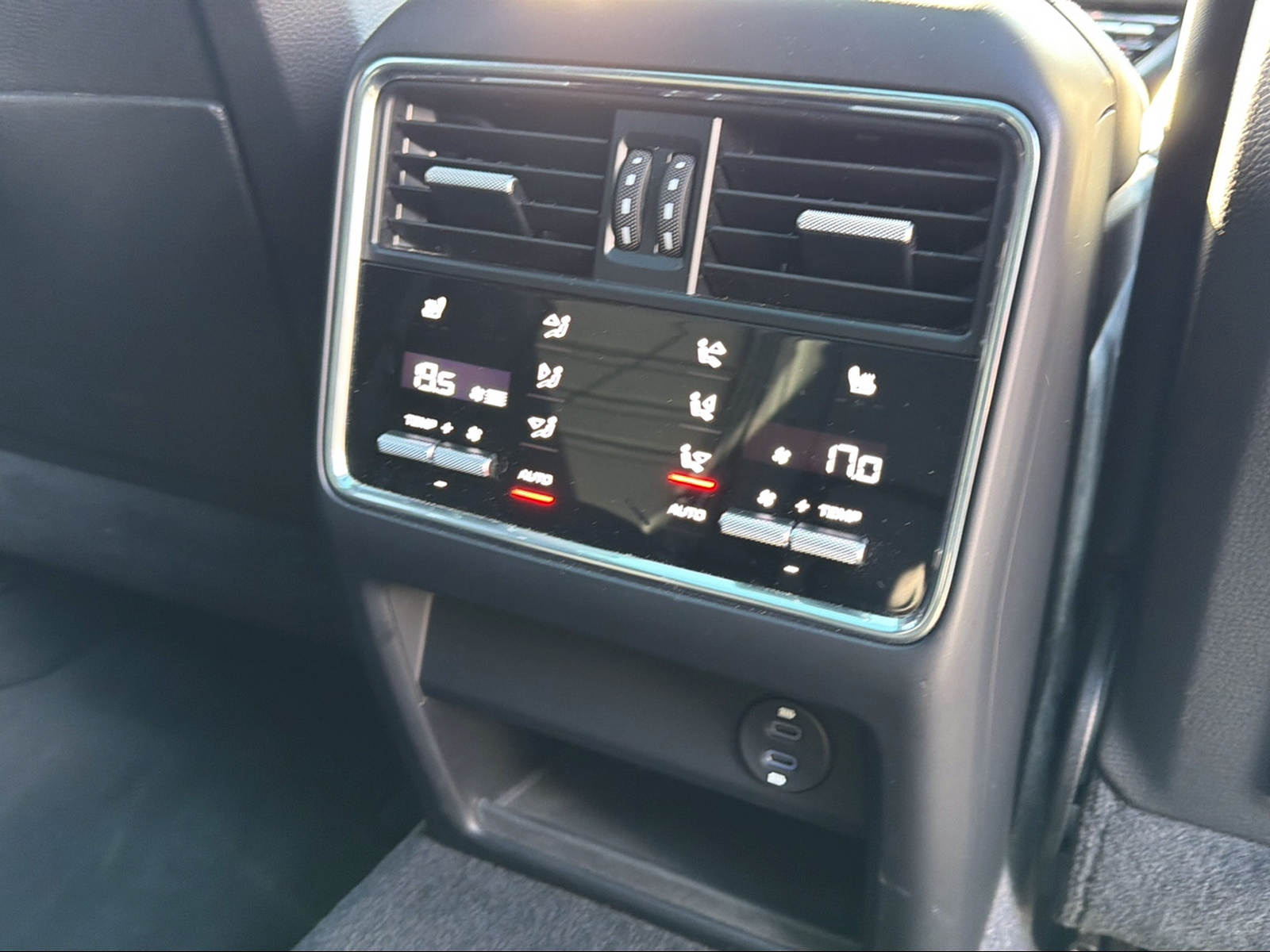 PORSCHE Cayenne Turbo-image-16