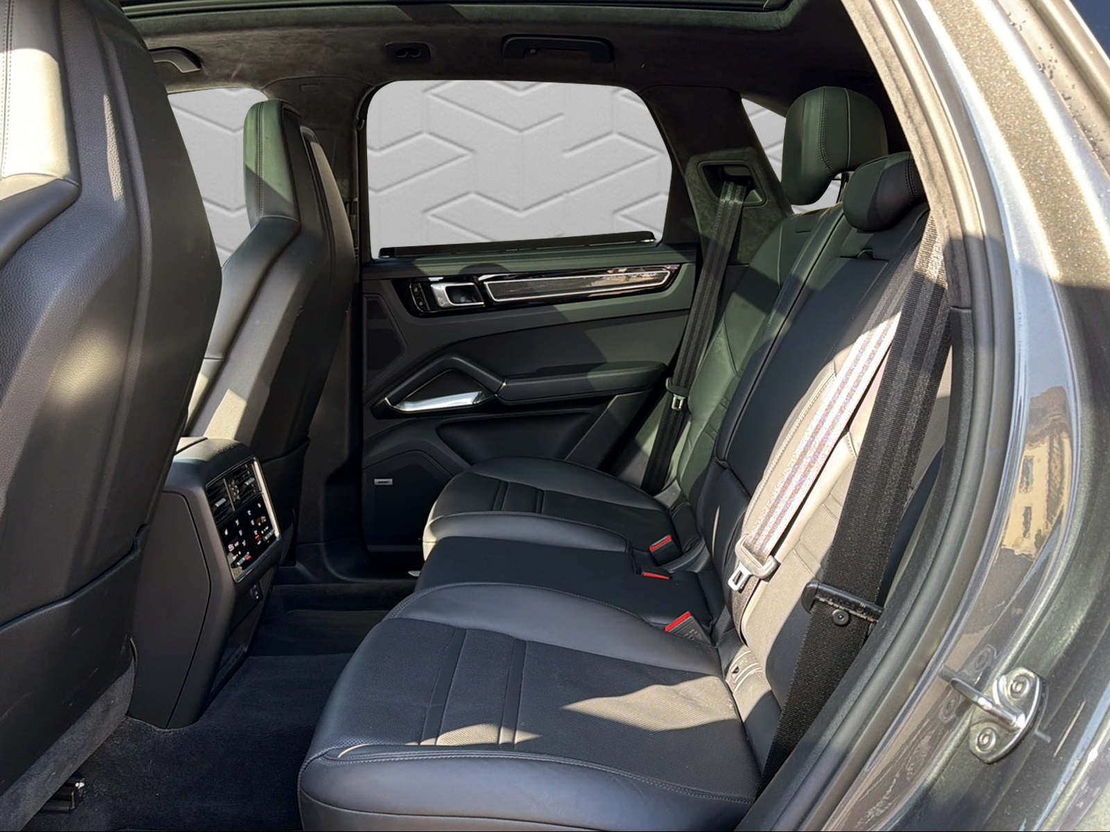 PORSCHE Cayenne Turbo-image-15
