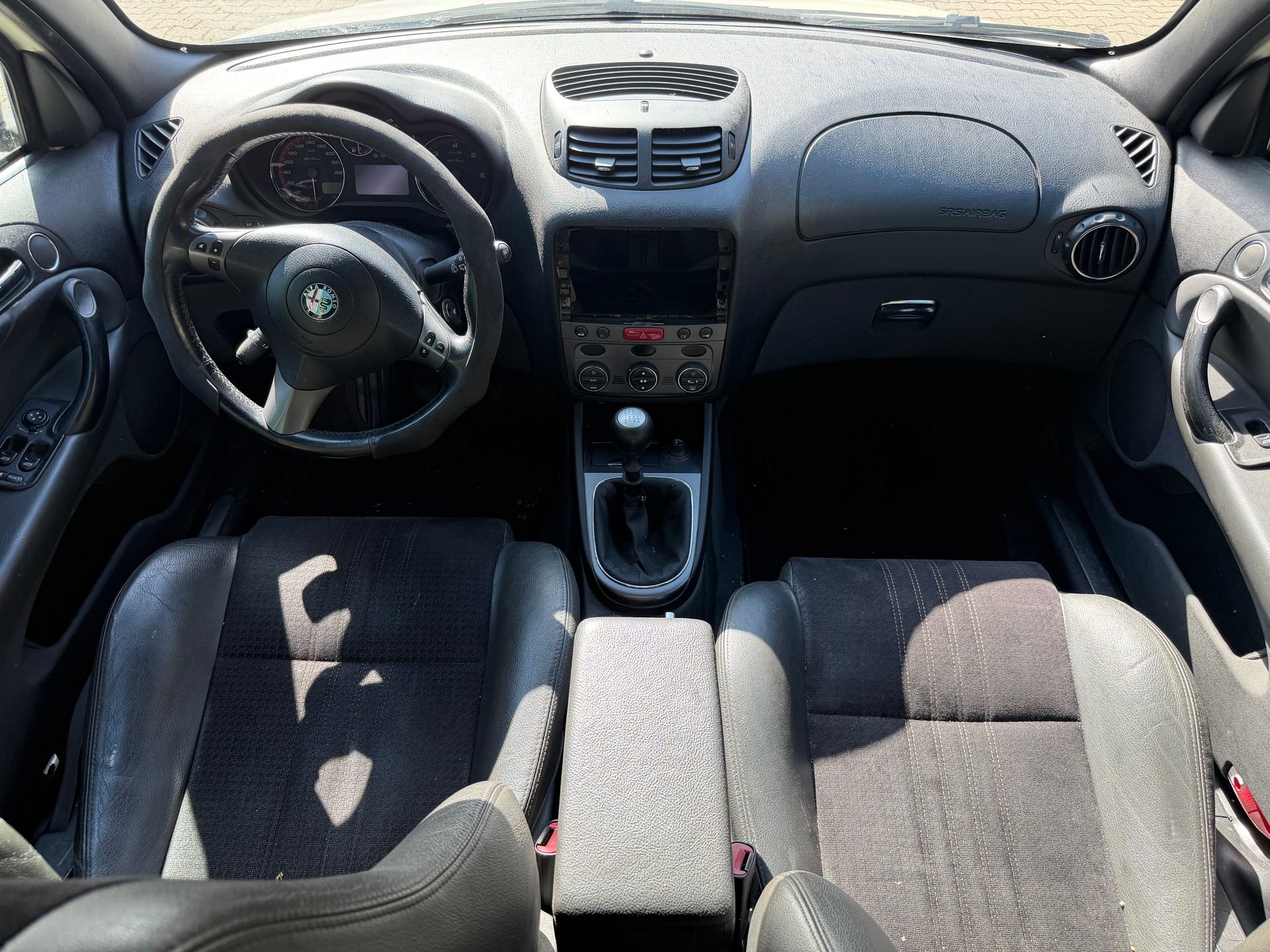 ALFA ROMEO 147 1.9 16V JTD Progression-image-7